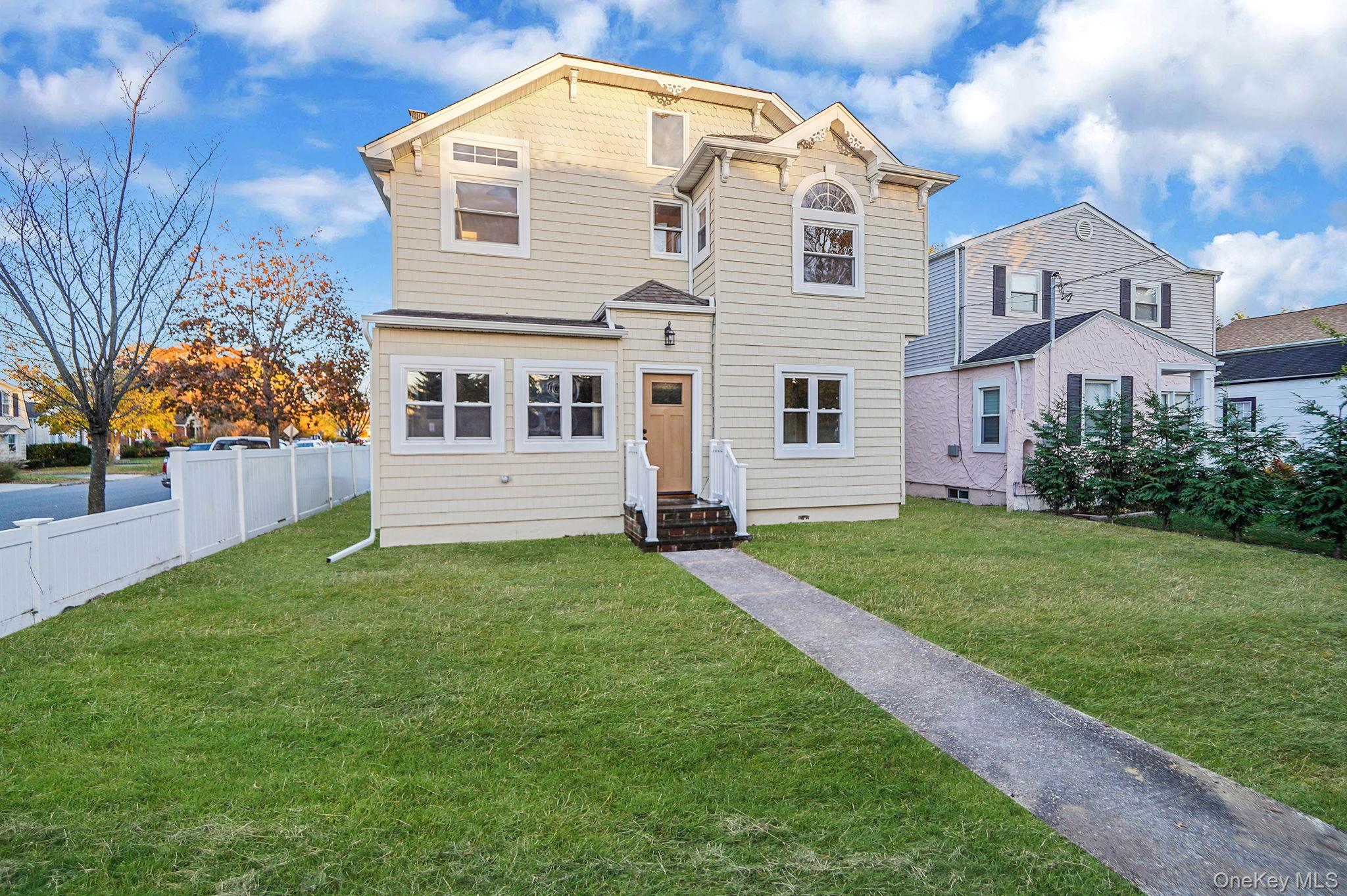 #3 photo, 1991 Oakland Avenue, Wantagh , NY 11793