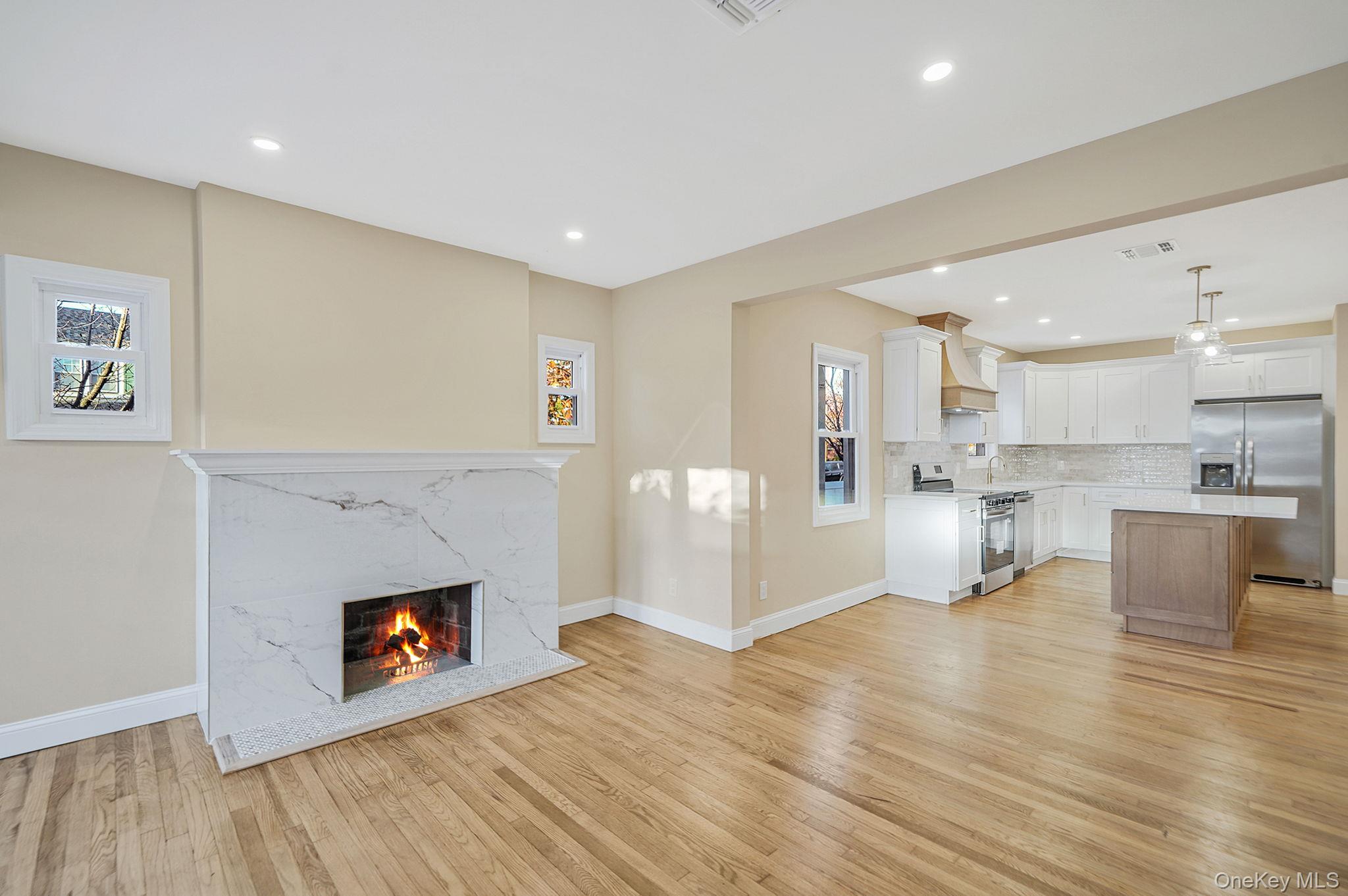 #9 photo, 1991 Oakland Avenue, Wantagh , NY 11793