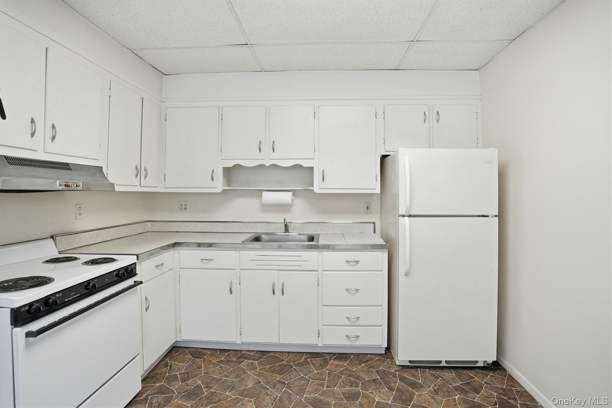 #18 photo, 221 S Lake Avenue, Nesconset , NY 11767