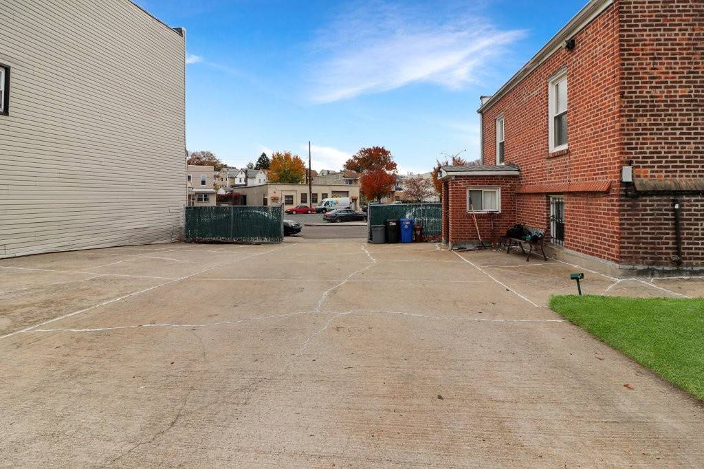 #11 photo, 58-69 59th street, Maspeth , NY 11378