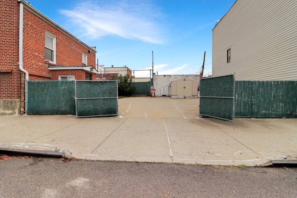 #6 photo, 58-69 59th street, Maspeth , NY 11378