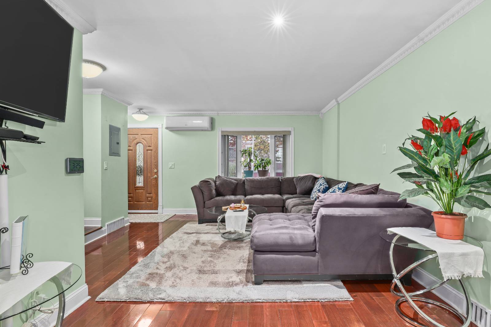 #5 photo, 2764 Bouck Ave, Bronx , NY 10469