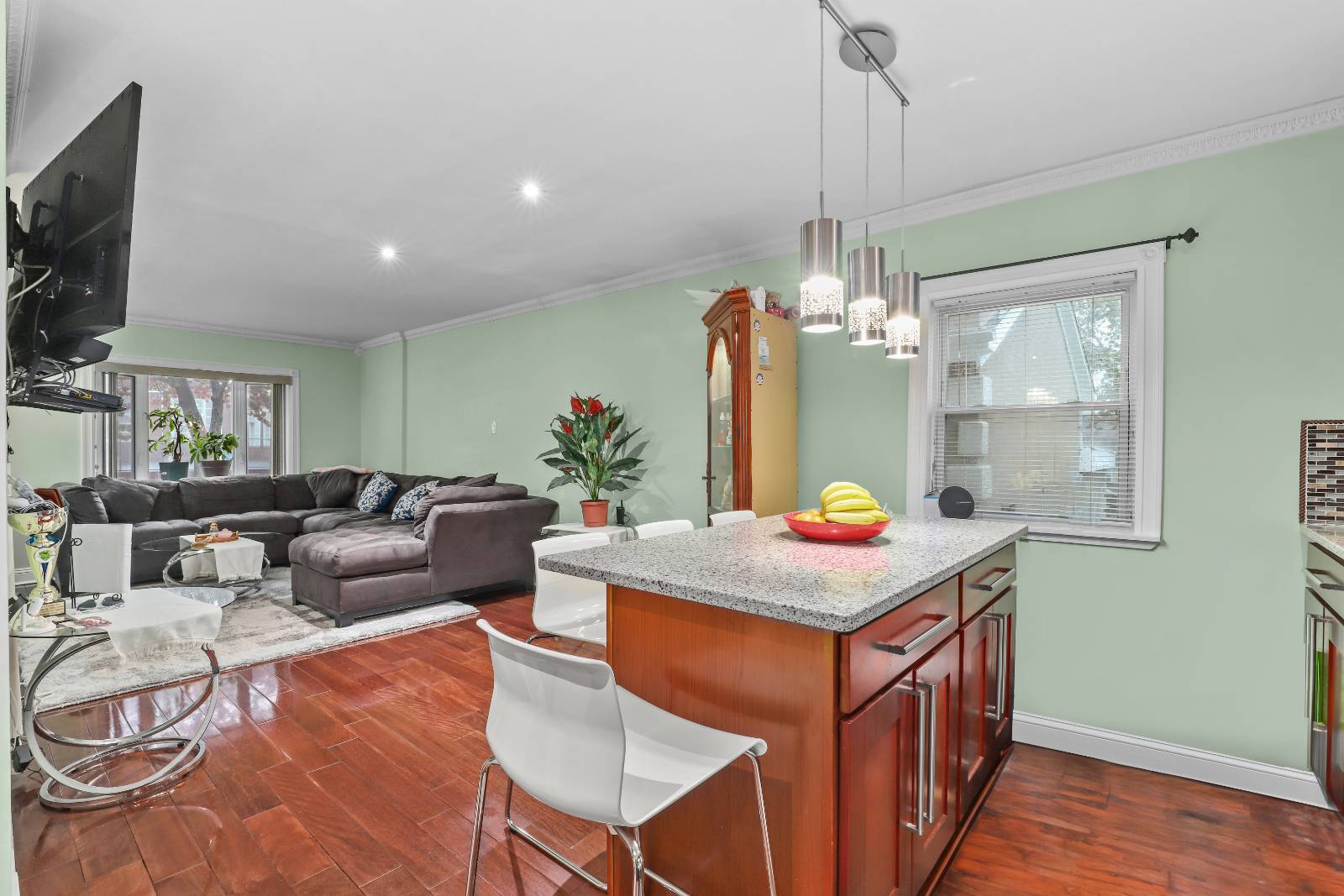 #8 photo, 2764 Bouck Ave, Bronx , NY 10469