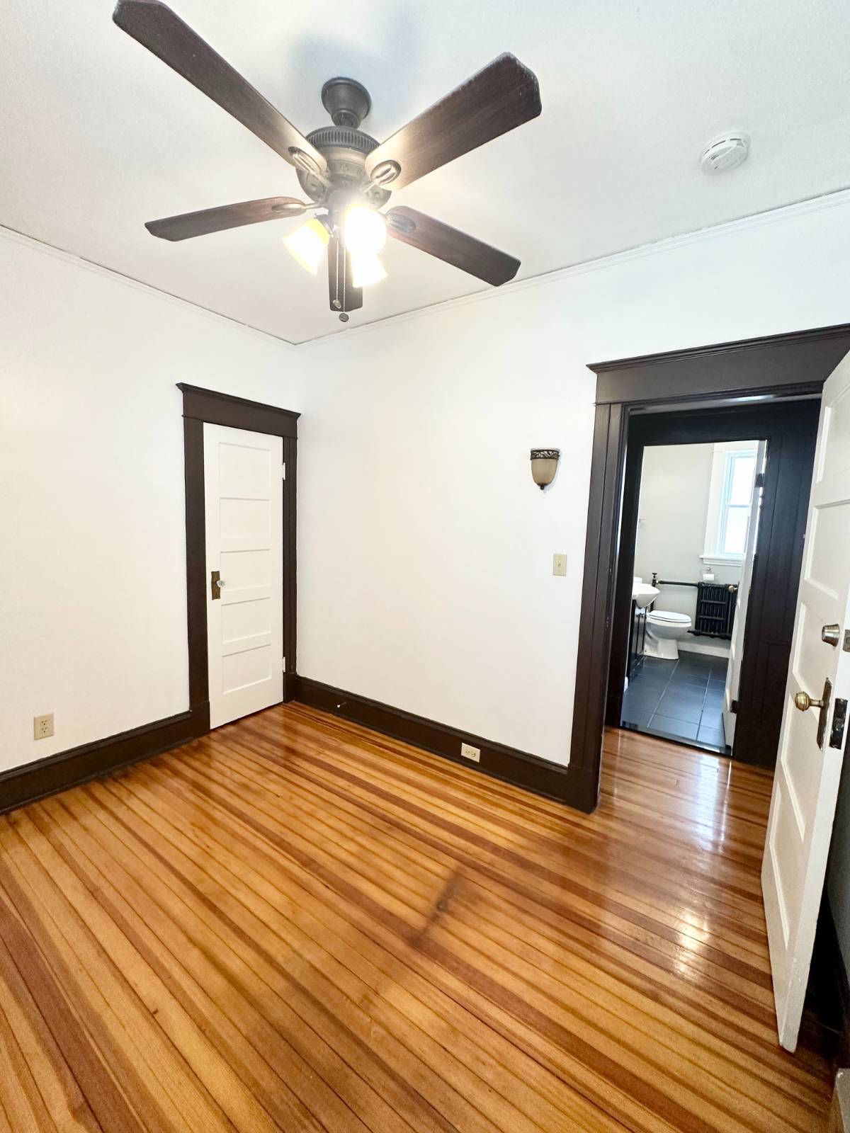 #10 photo, 423 Hamilton St, #Floor 1, Albany , NY 12203