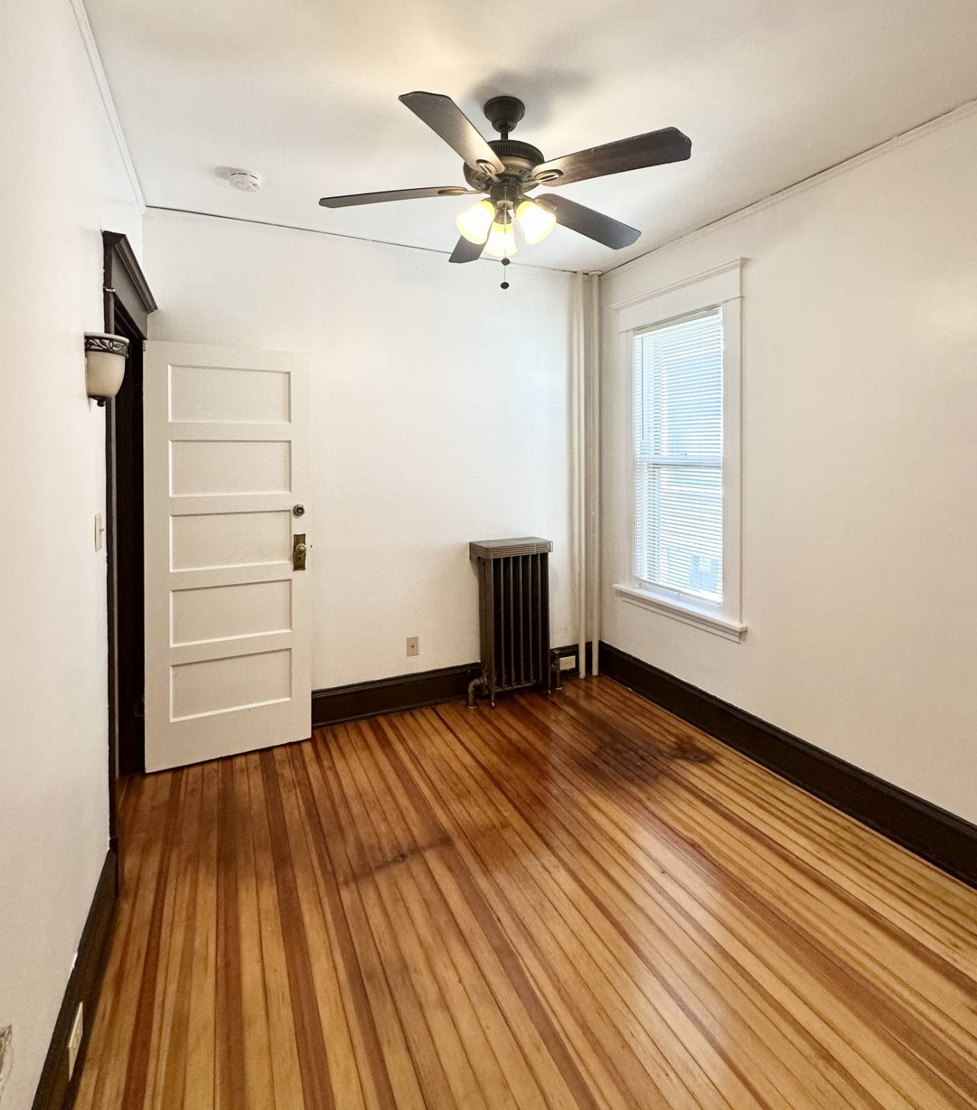 #11 photo, 423 Hamilton St, #Floor 1, Albany , NY 12203