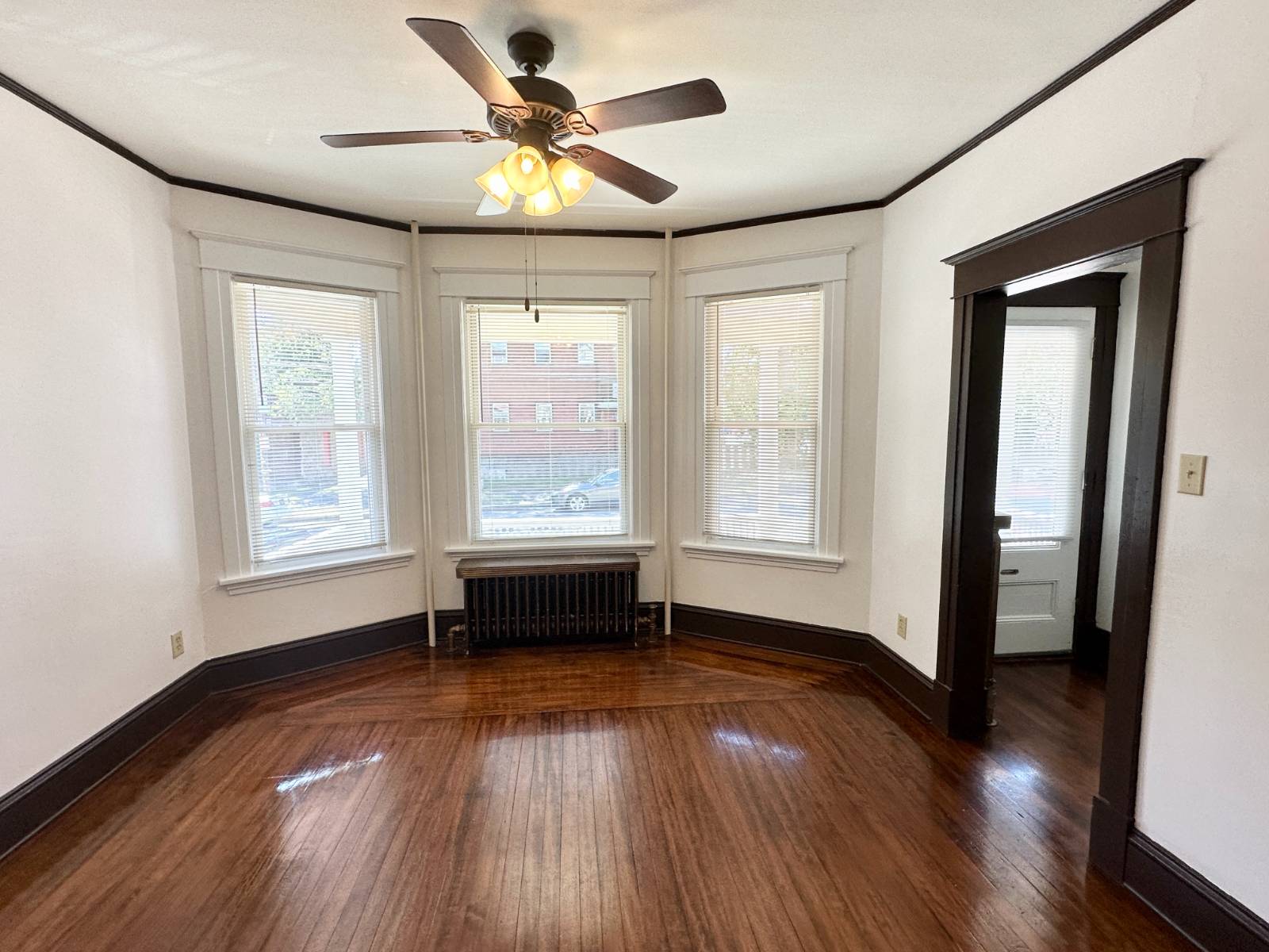 #4 photo, 423 Hamilton St, #Floor 1, Albany , NY 12203