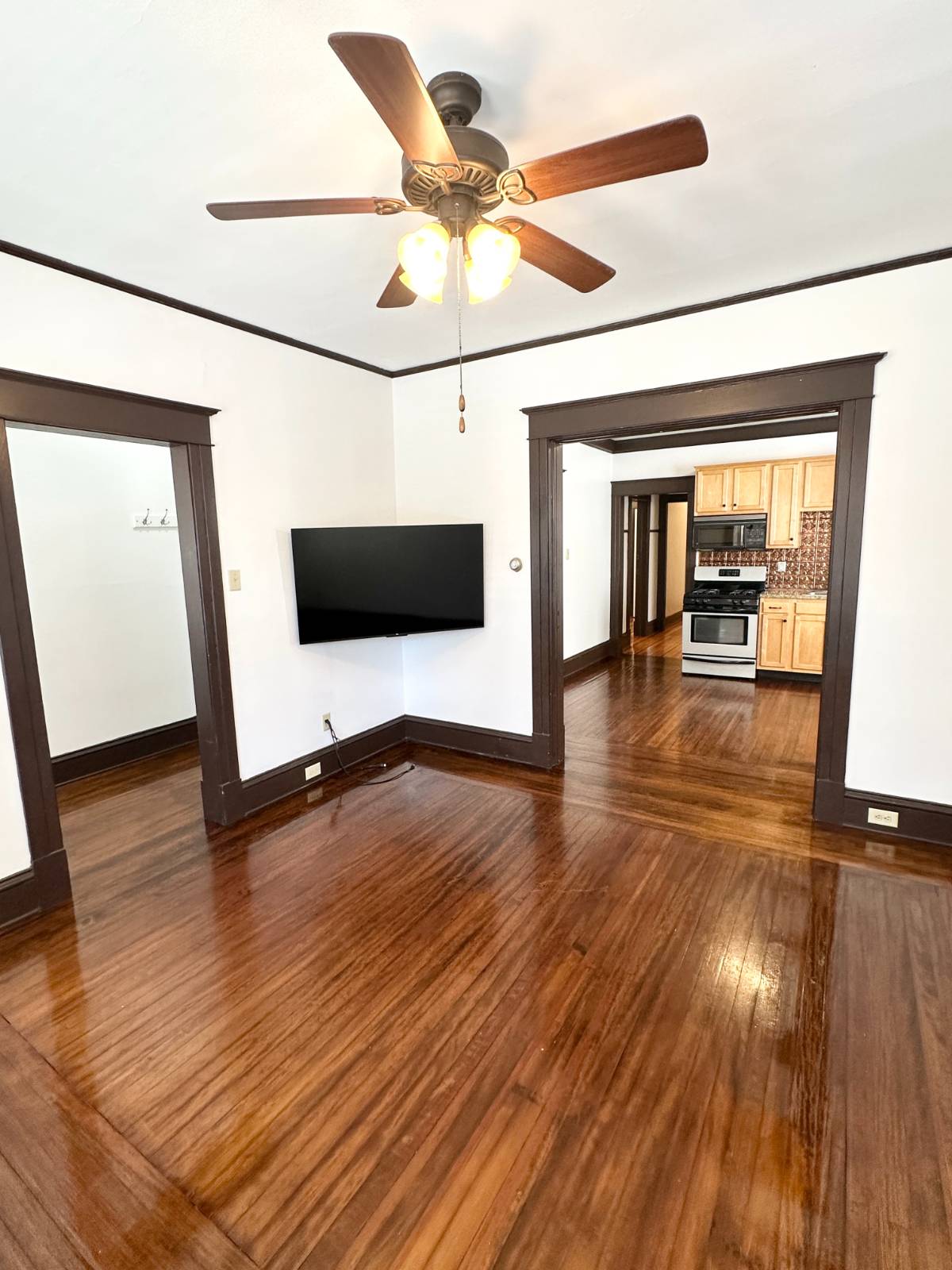 #5 photo, 423 Hamilton St, #Floor 1, Albany , NY 12203