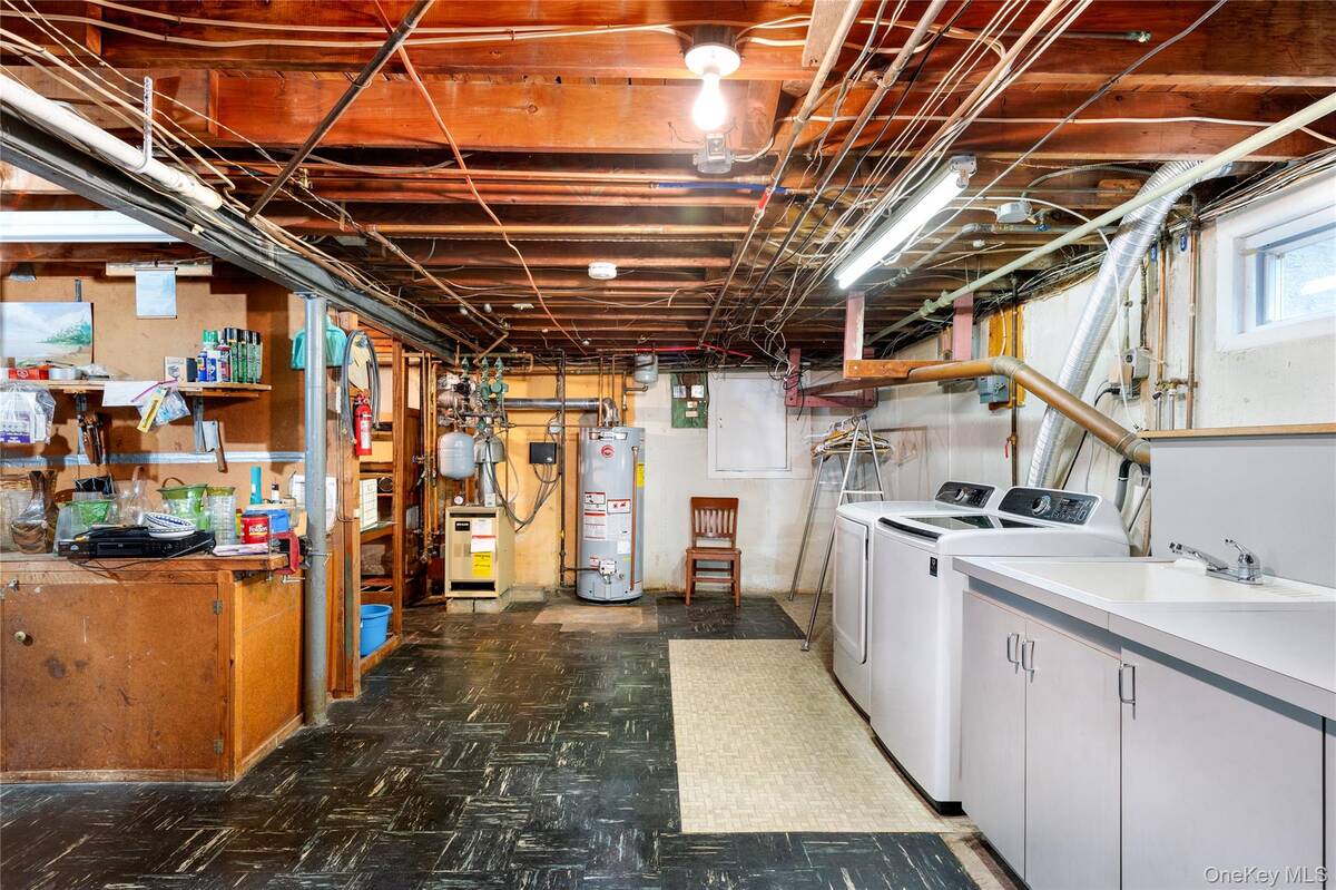 #21 photo, 9 Eaton Road, Syosset , NY 11791