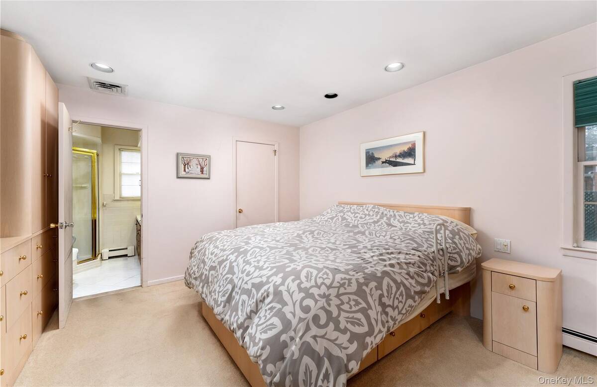 #9 photo, 9 Eaton Road, Syosset , NY 11791