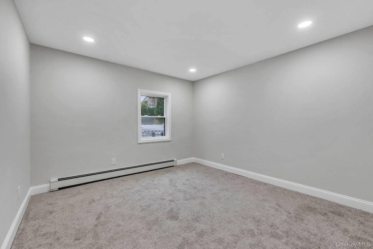 #13 photo, 1911 Carroll Avenue, Merrick , NY 11566