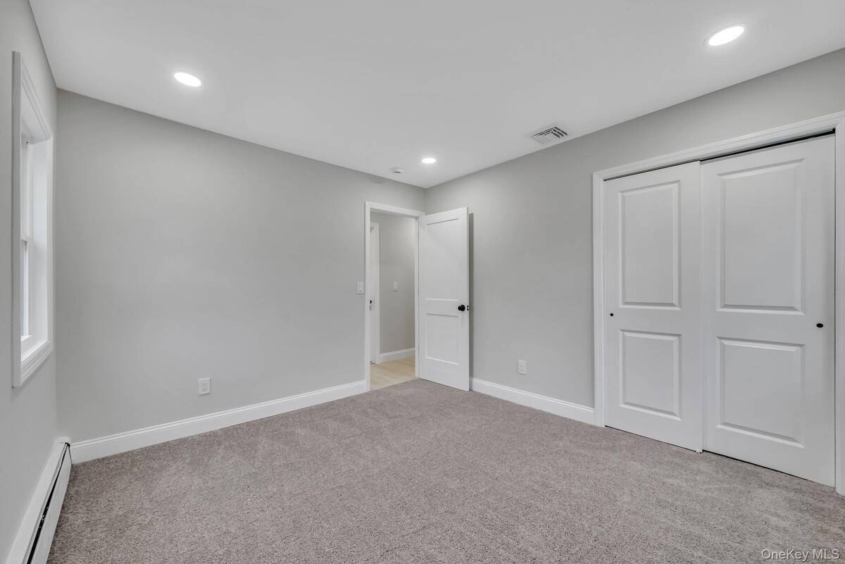 #26 photo, 1911 Carroll Avenue, Merrick , NY 11566