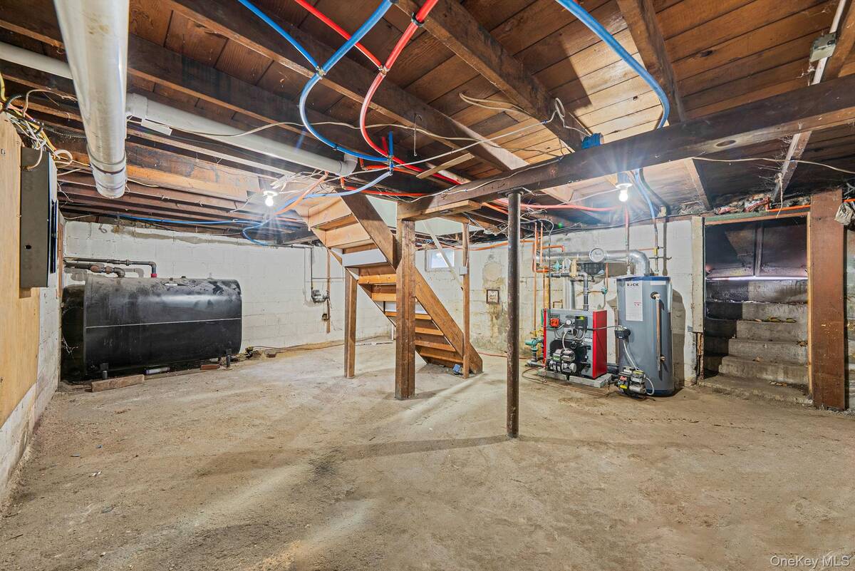 #30 photo, 1911 Carroll Avenue, Merrick , NY 11566