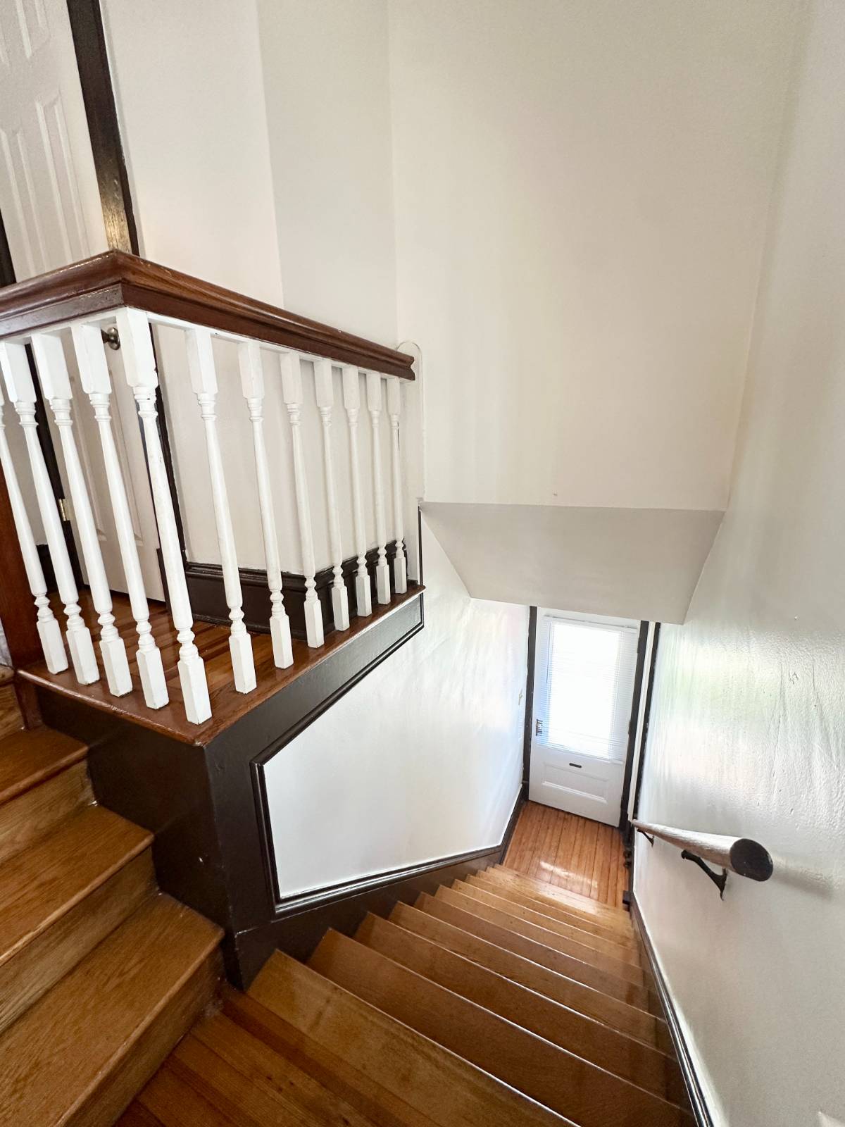 #18 photo, 423 Hamilton St, #Floor 2, Albany , NY 12203