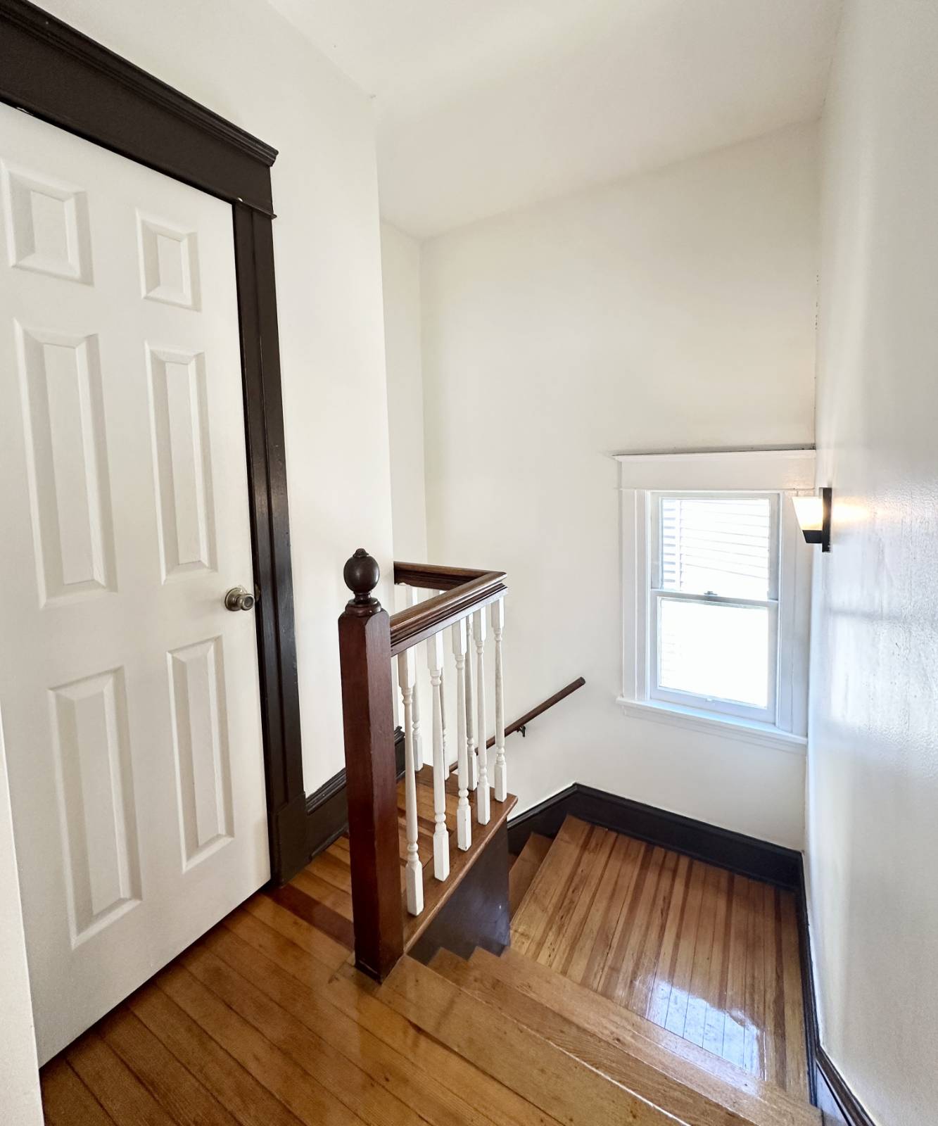 #19 photo, 423 Hamilton St, #Floor 2, Albany , NY 12203