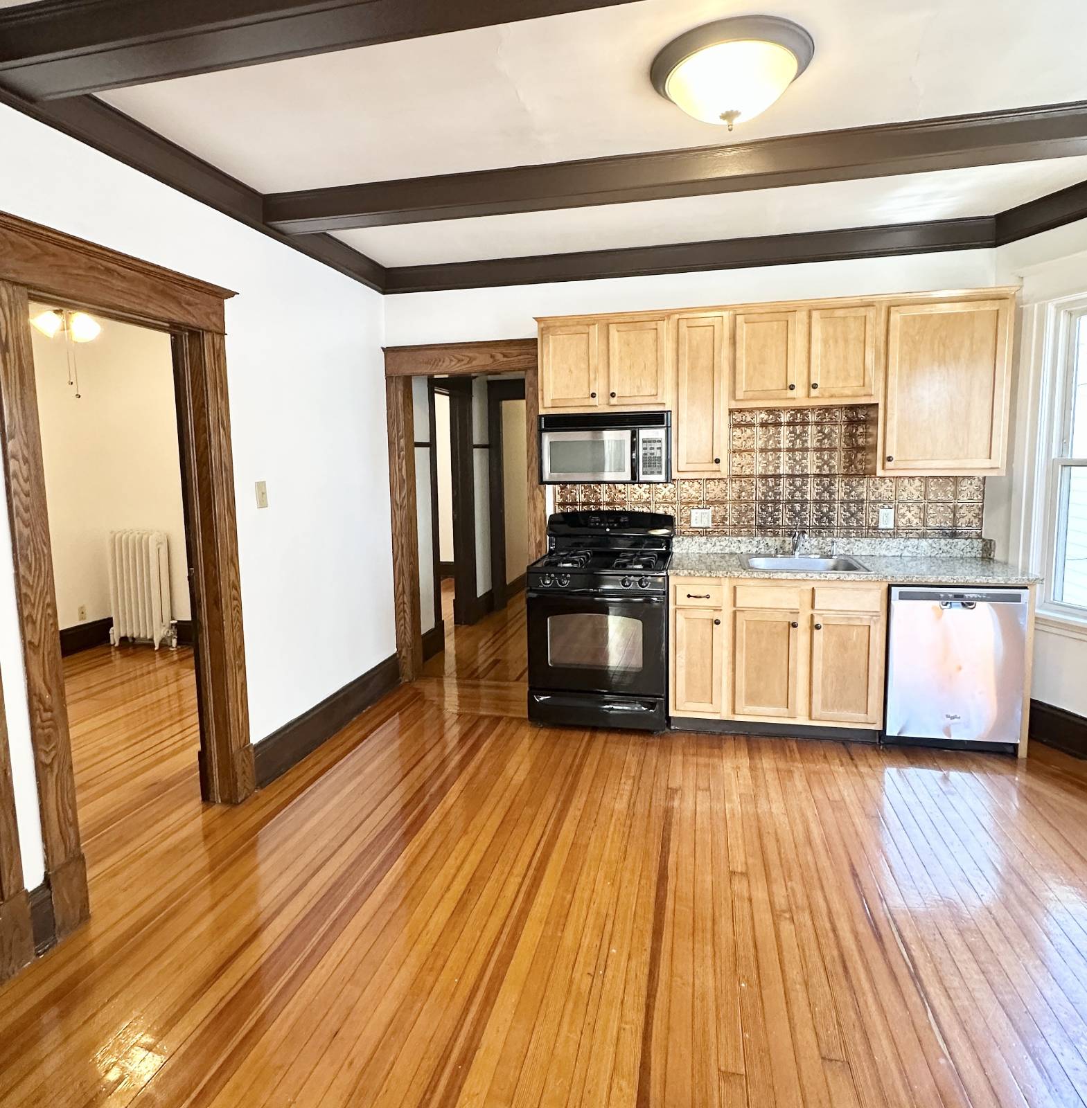 #4 photo, 423 Hamilton St, #Floor 2, Albany , NY 12203