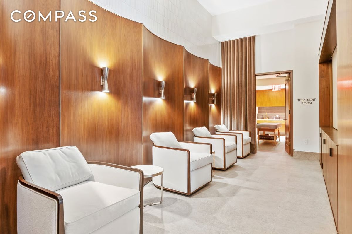 #16 photo, 301 E 50th Street, Midtown East , NY 10022