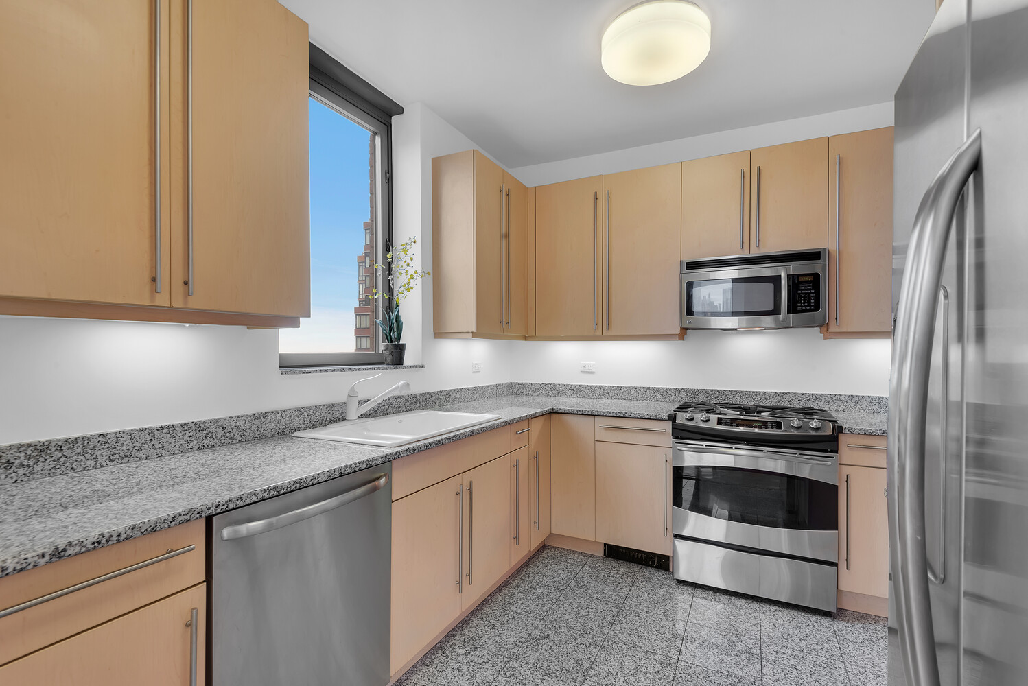 #5 photo, 2 COLUMBUS Avenue, Lincoln Square , NY 10023