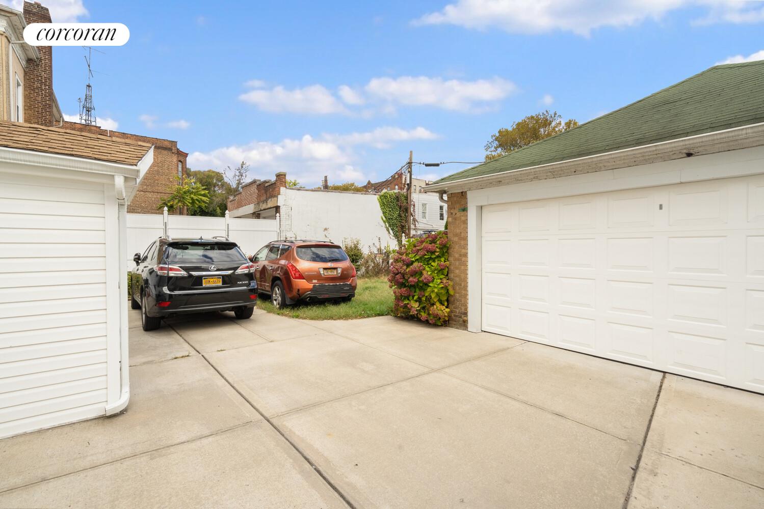 #20 photo, 107 MILLER Avenue, East New York , NY 11207