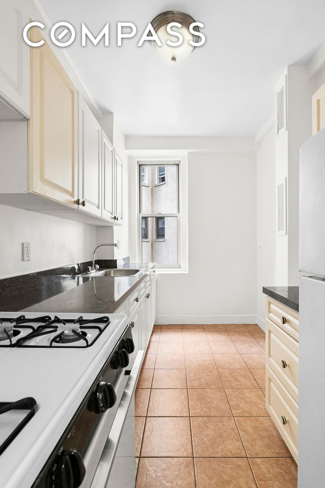 #4 photo, 123 Waverly Place, Greenwich Village , NY 10011