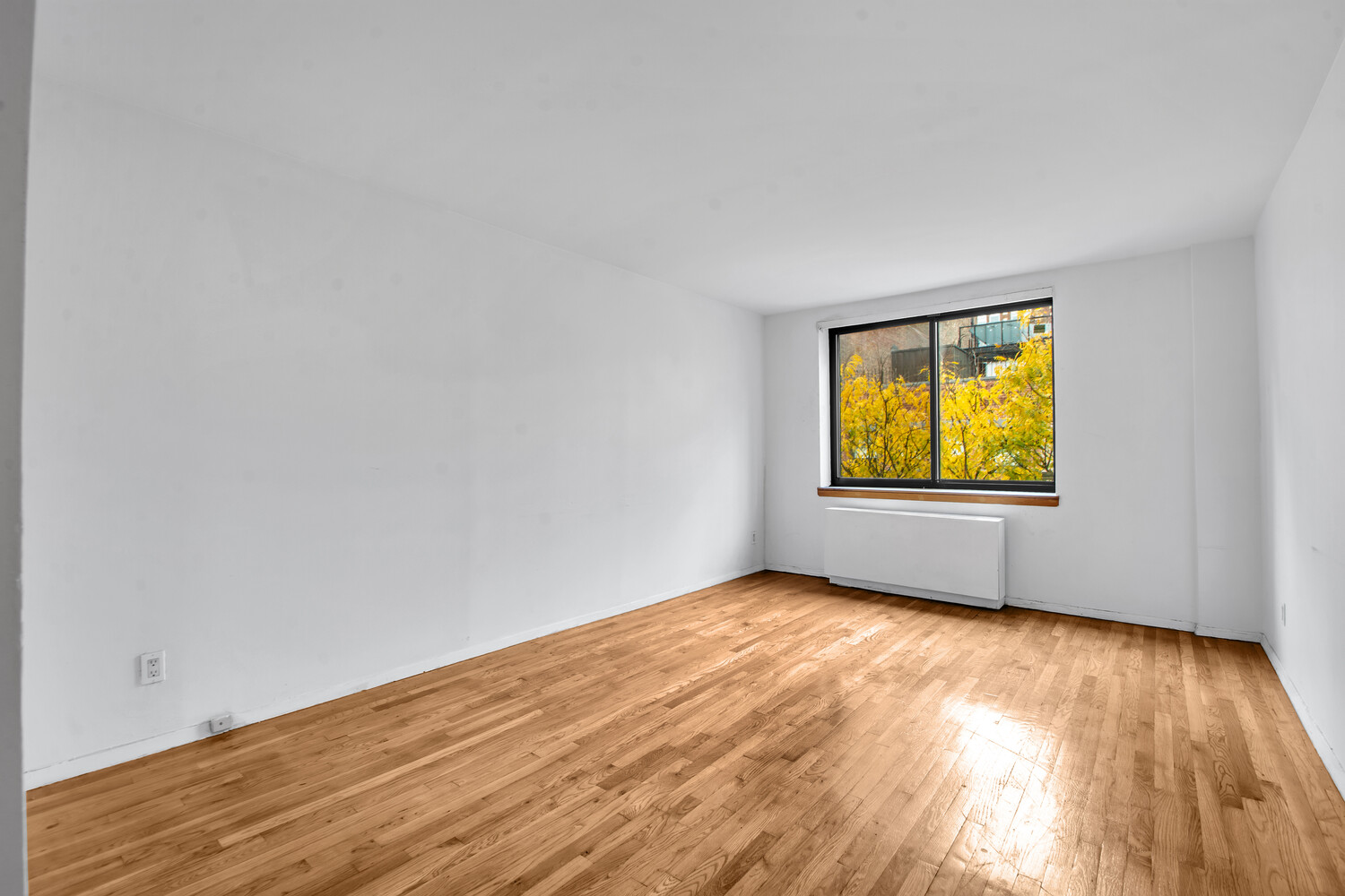 #7 photo, 414 W 54TH Street, Hells Kitchen , NY 10019