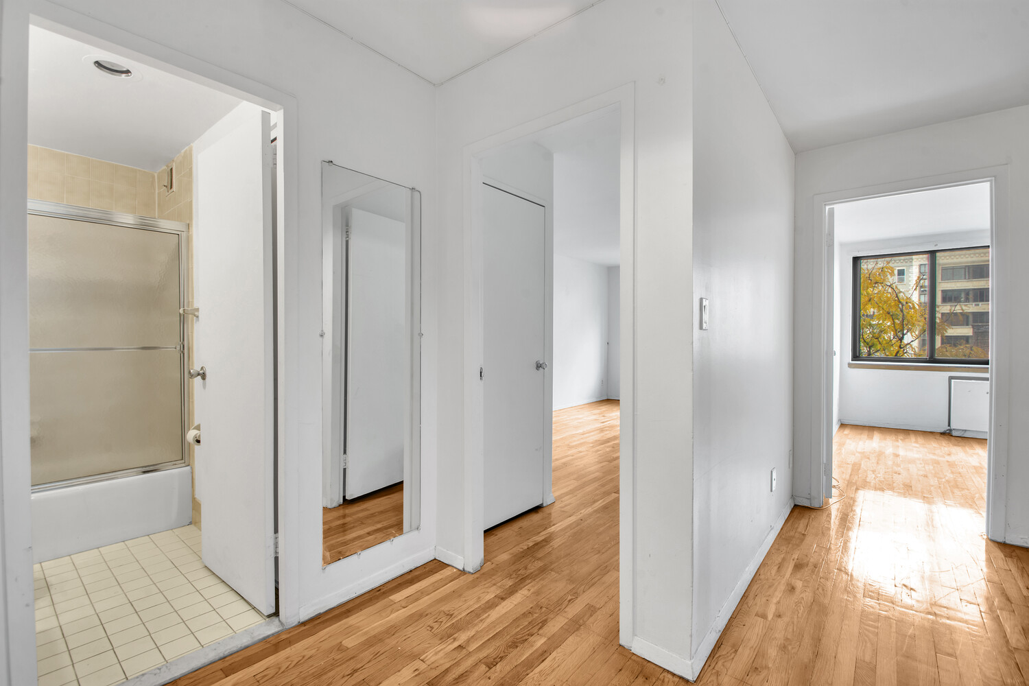 #6 photo, 414 W 54TH Street, Hells Kitchen , NY 10019