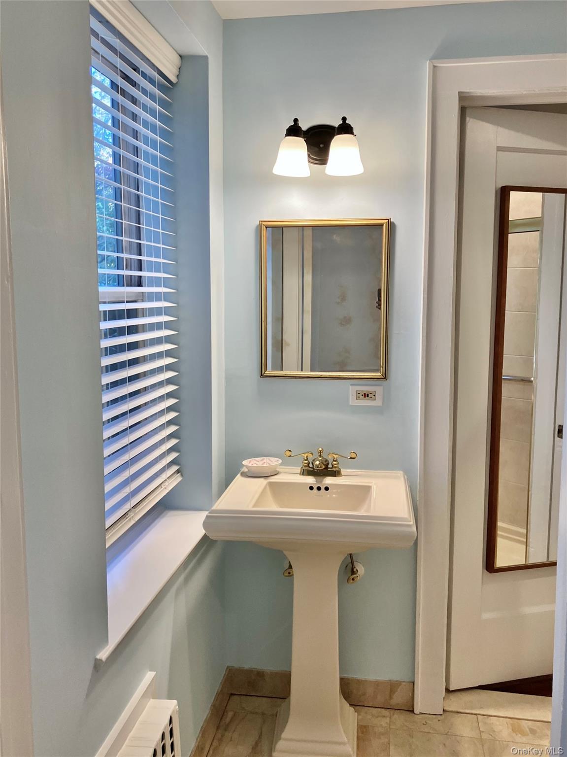 #12 photo, 2 Alden Place, Bronxville , NY 10708