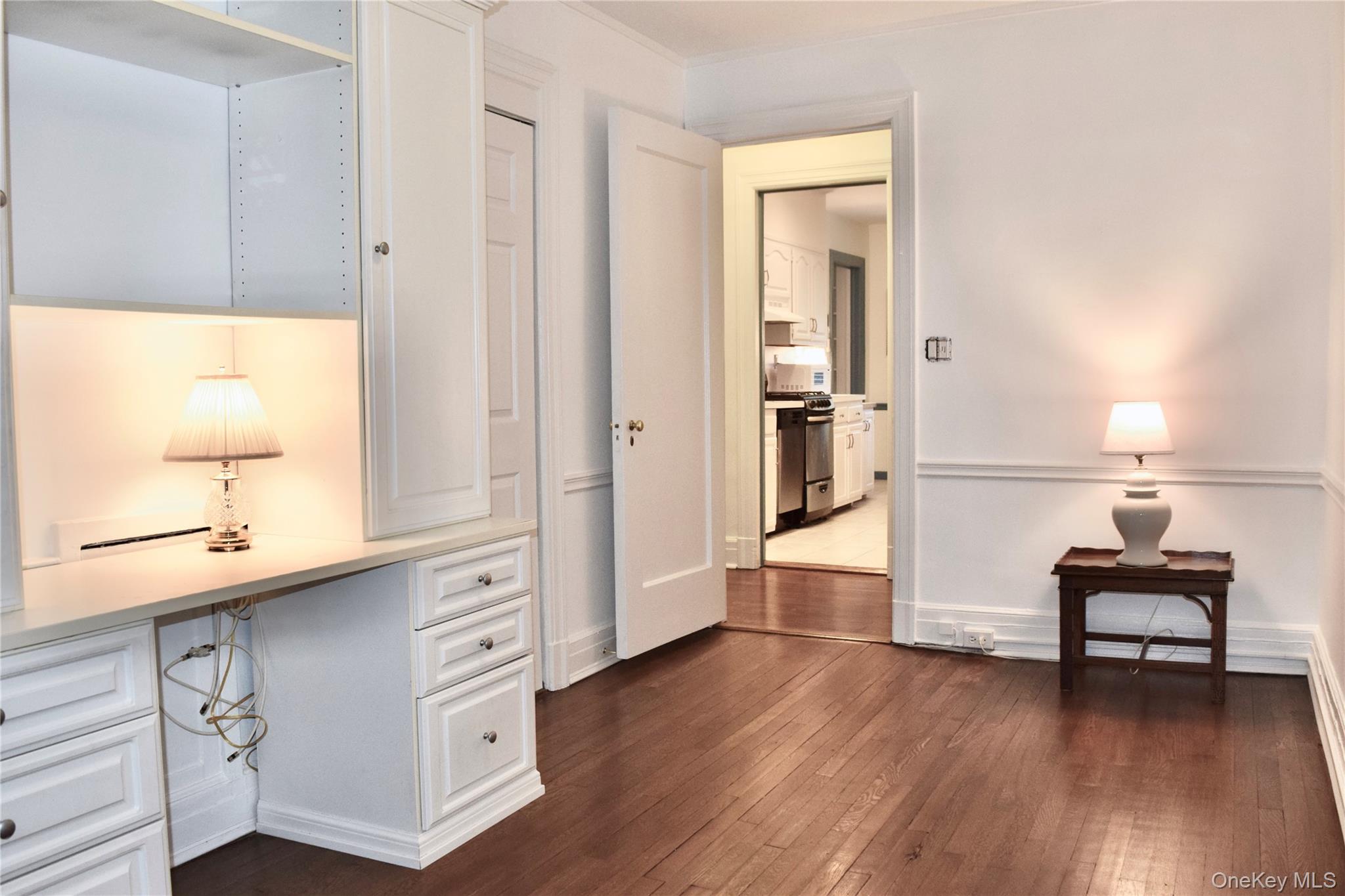 #17 photo, 2 Alden Place, Bronxville , NY 10708