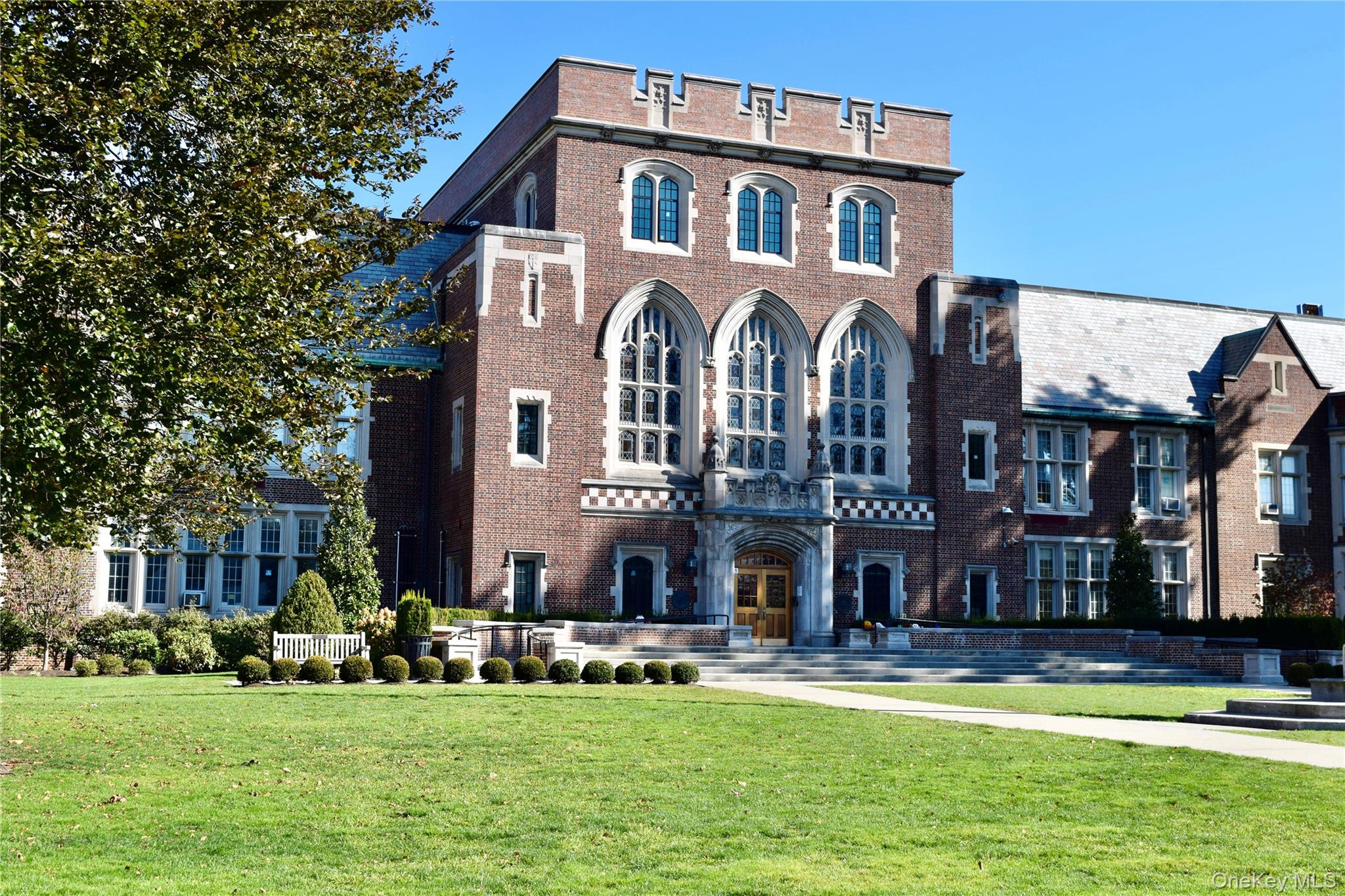 #19 photo, 2 Alden Place, Bronxville , NY 10708