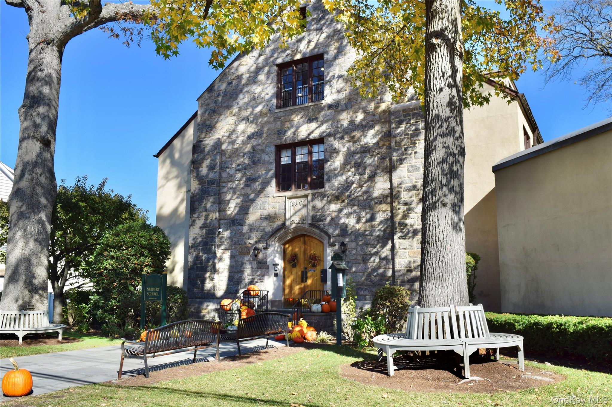 #20 photo, 2 Alden Place, Bronxville , NY 10708