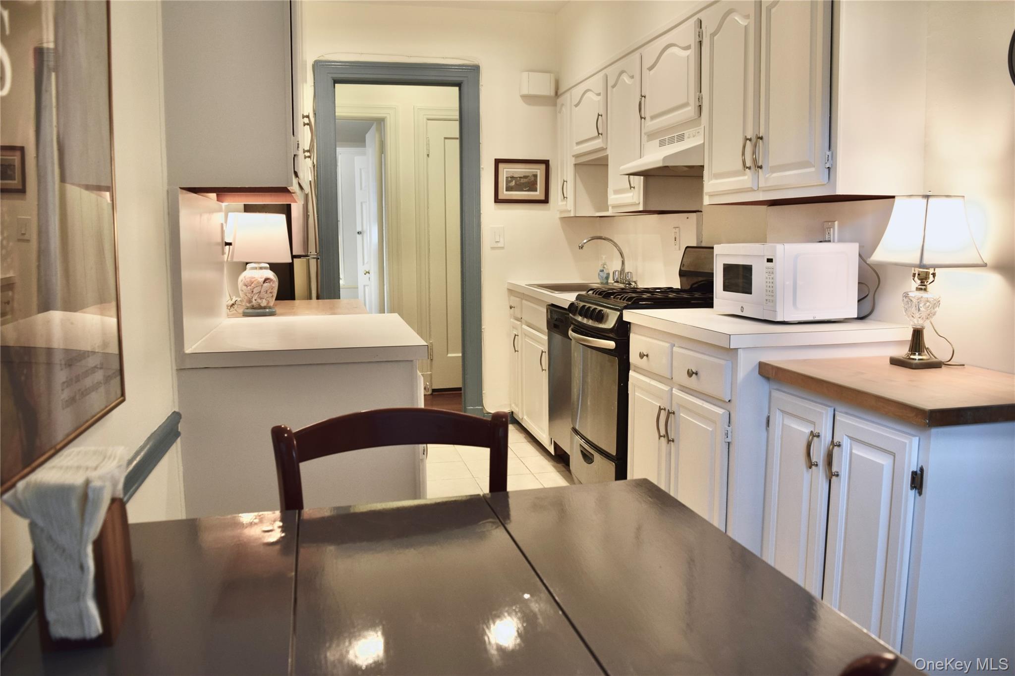 #4 photo, 2 Alden Place, Bronxville , NY 10708