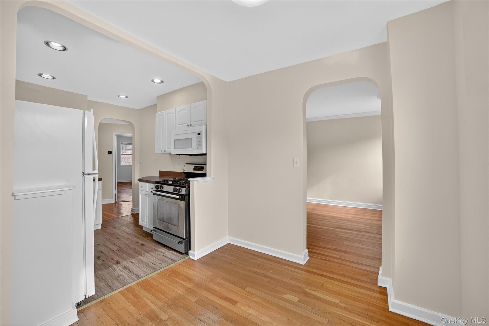 #13 photo, 223 1/2 Delano W Avenue, Yonkers , NY 10704