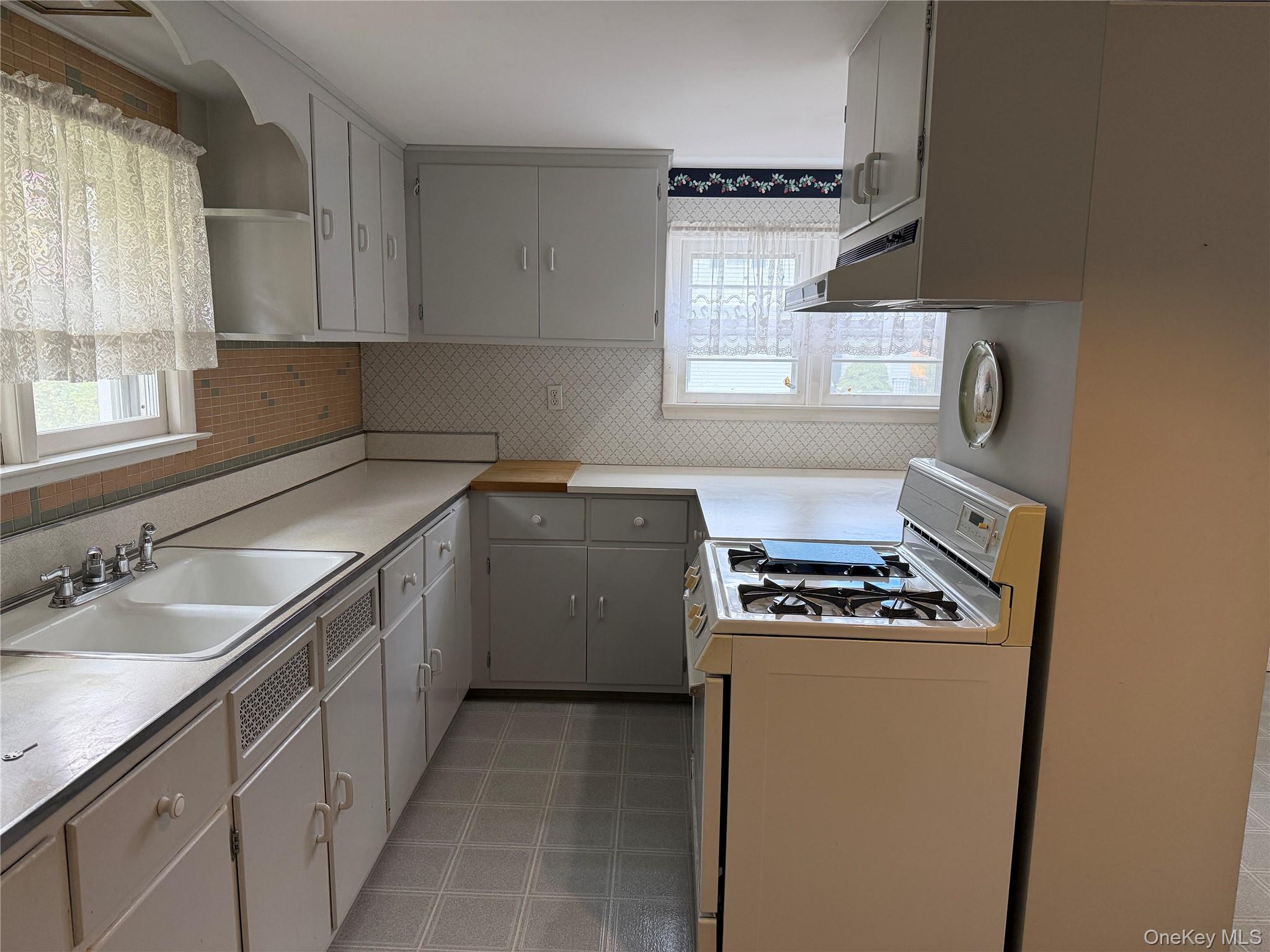 #6 photo, 4 Cherry Lane, Poughkeepsie , NY 12601