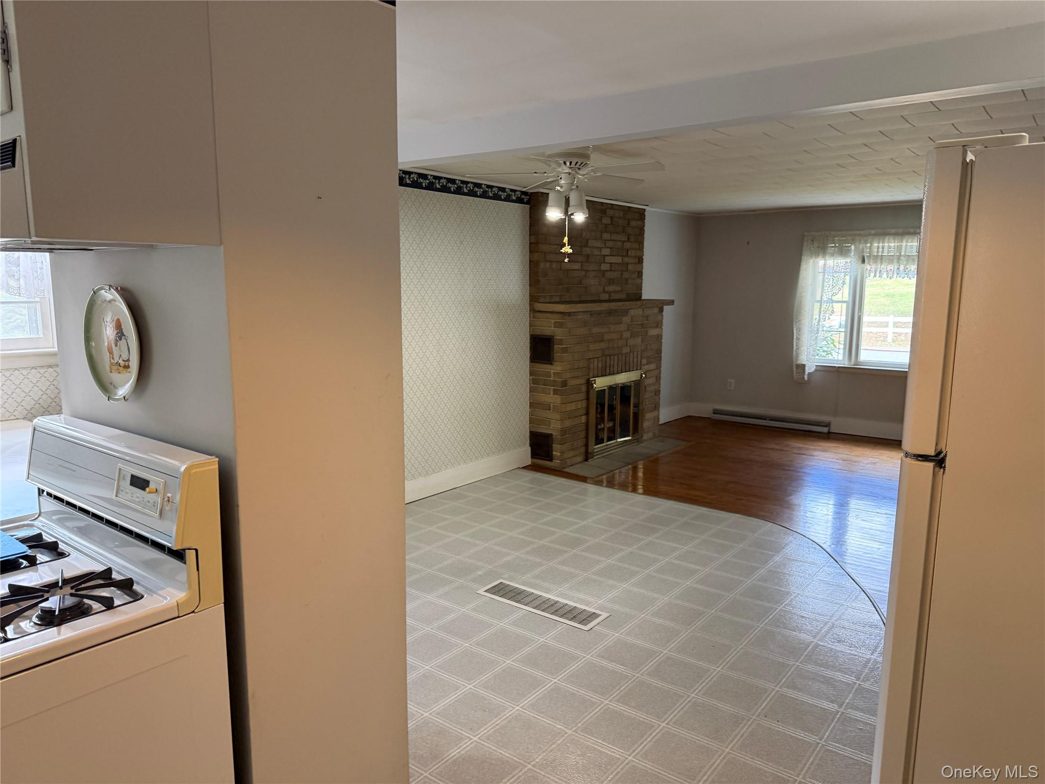 #7 photo, 4 Cherry Lane, Poughkeepsie , NY 12601