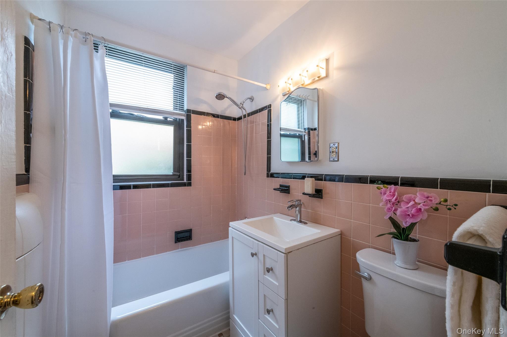 #11 photo, 153 E Hartsdale Avenue, Hartsdale , NY 10530