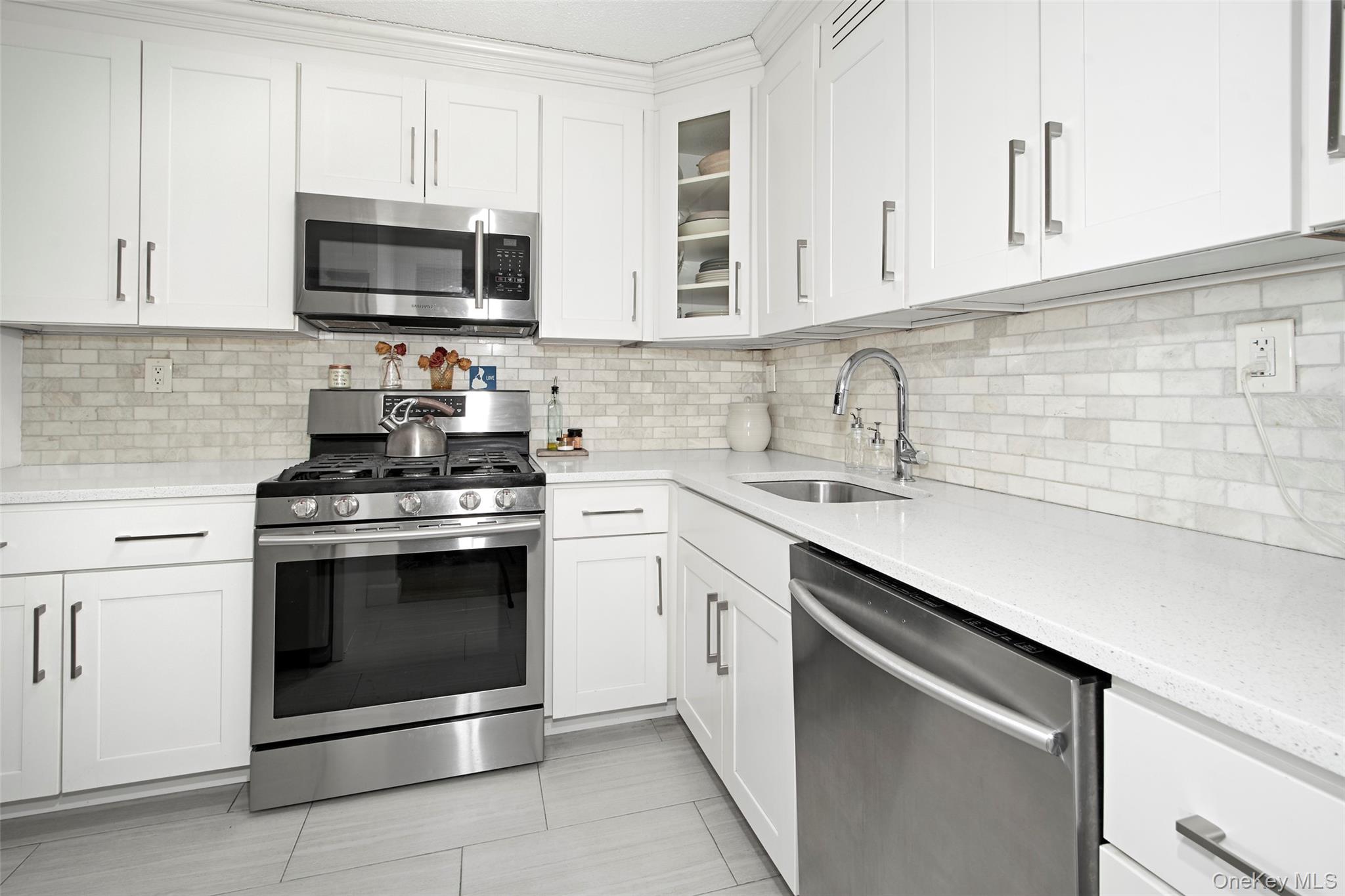 #12 photo, 480 Halstead Avenue, Harrison , NY 10528