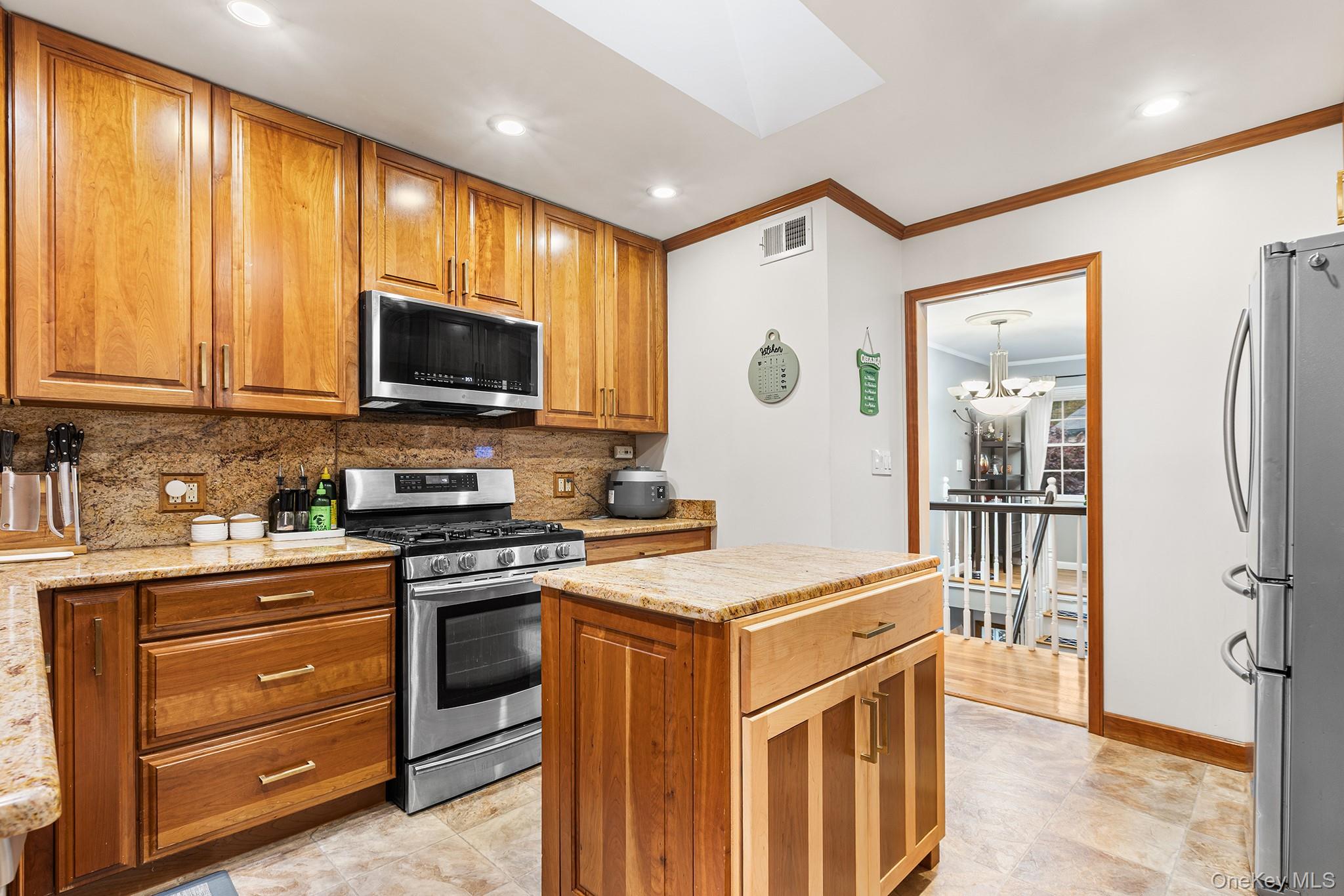 #11 photo, 9 Lewis Avenue, Hartsdale , NY 10530