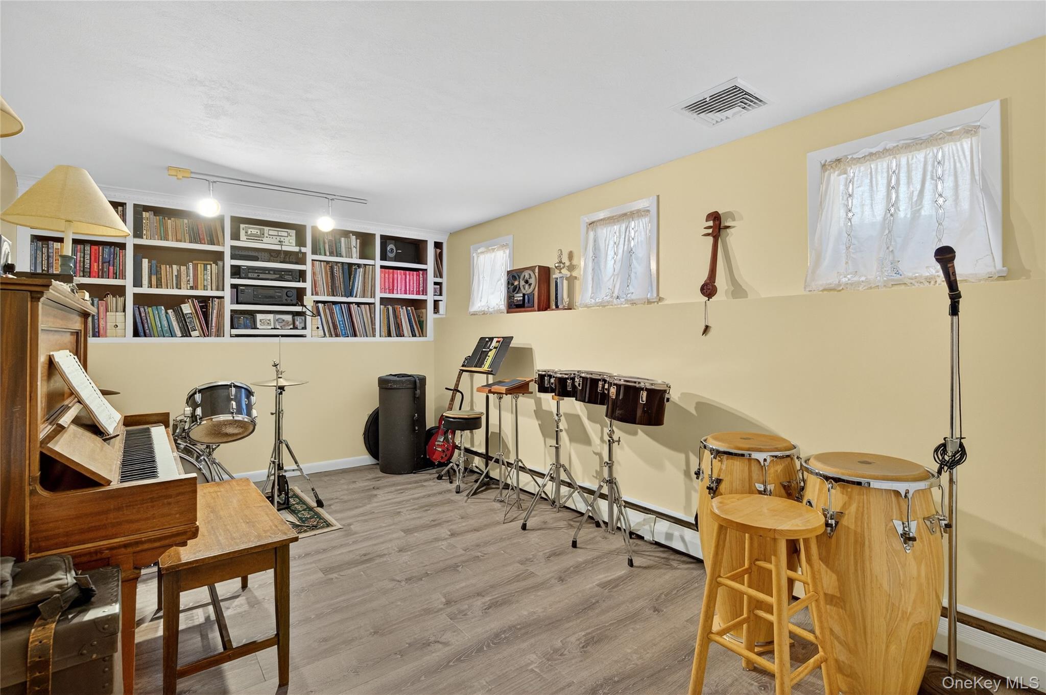 #16 photo, 21 Forest Road, Kings Park , NY 11754