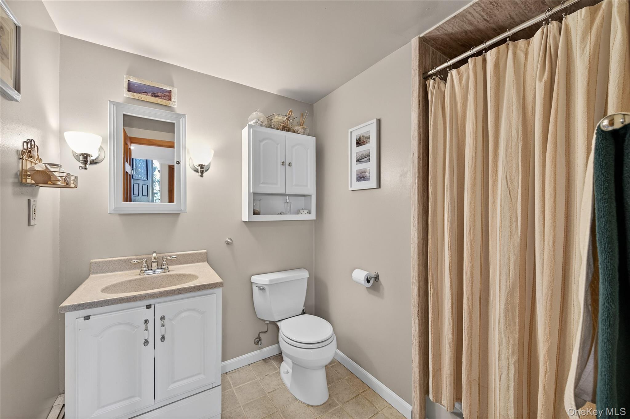 #17 photo, 21 Forest Road, Kings Park , NY 11754