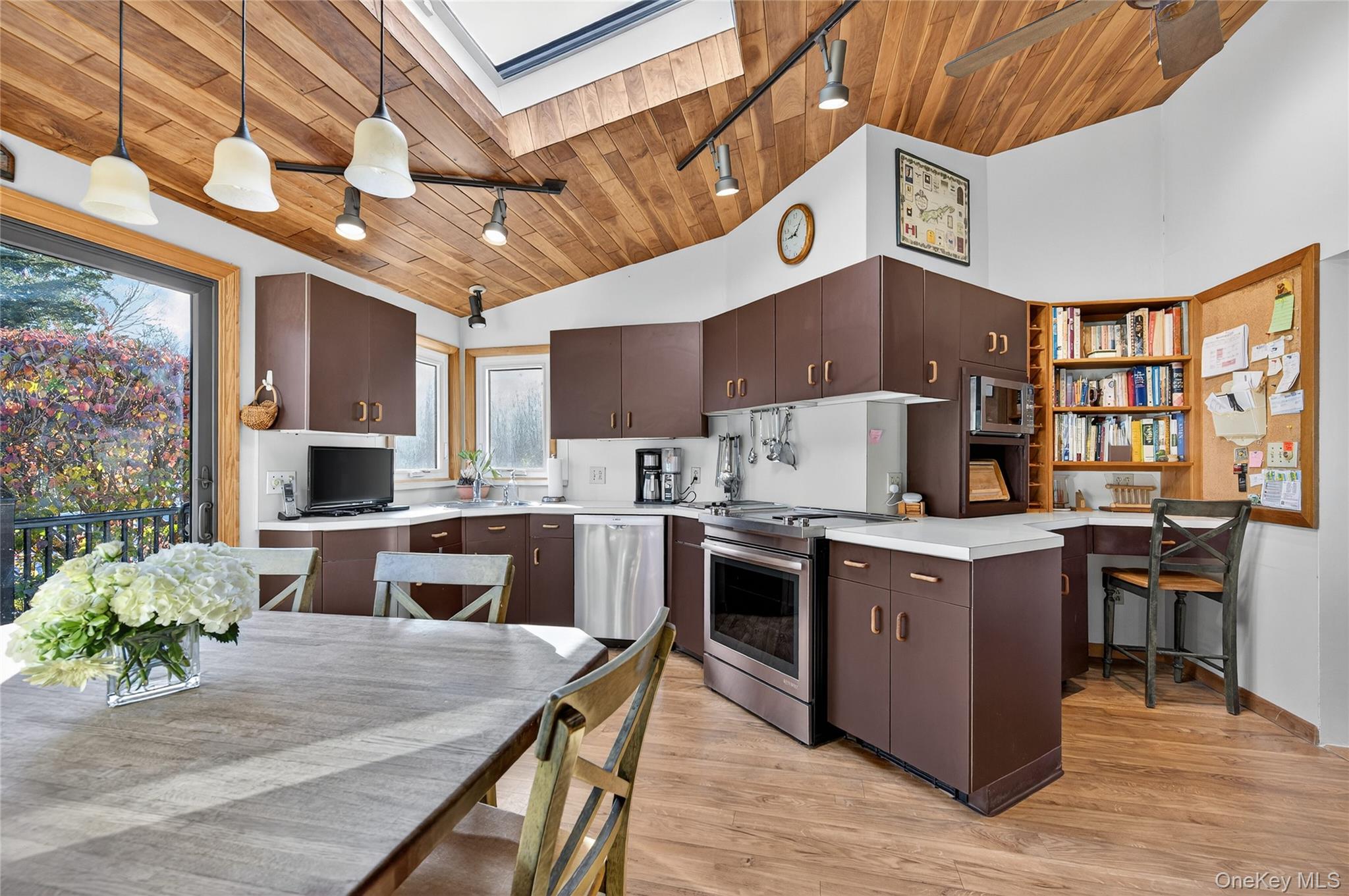 #6 photo, 21 Forest Road, Kings Park , NY 11754