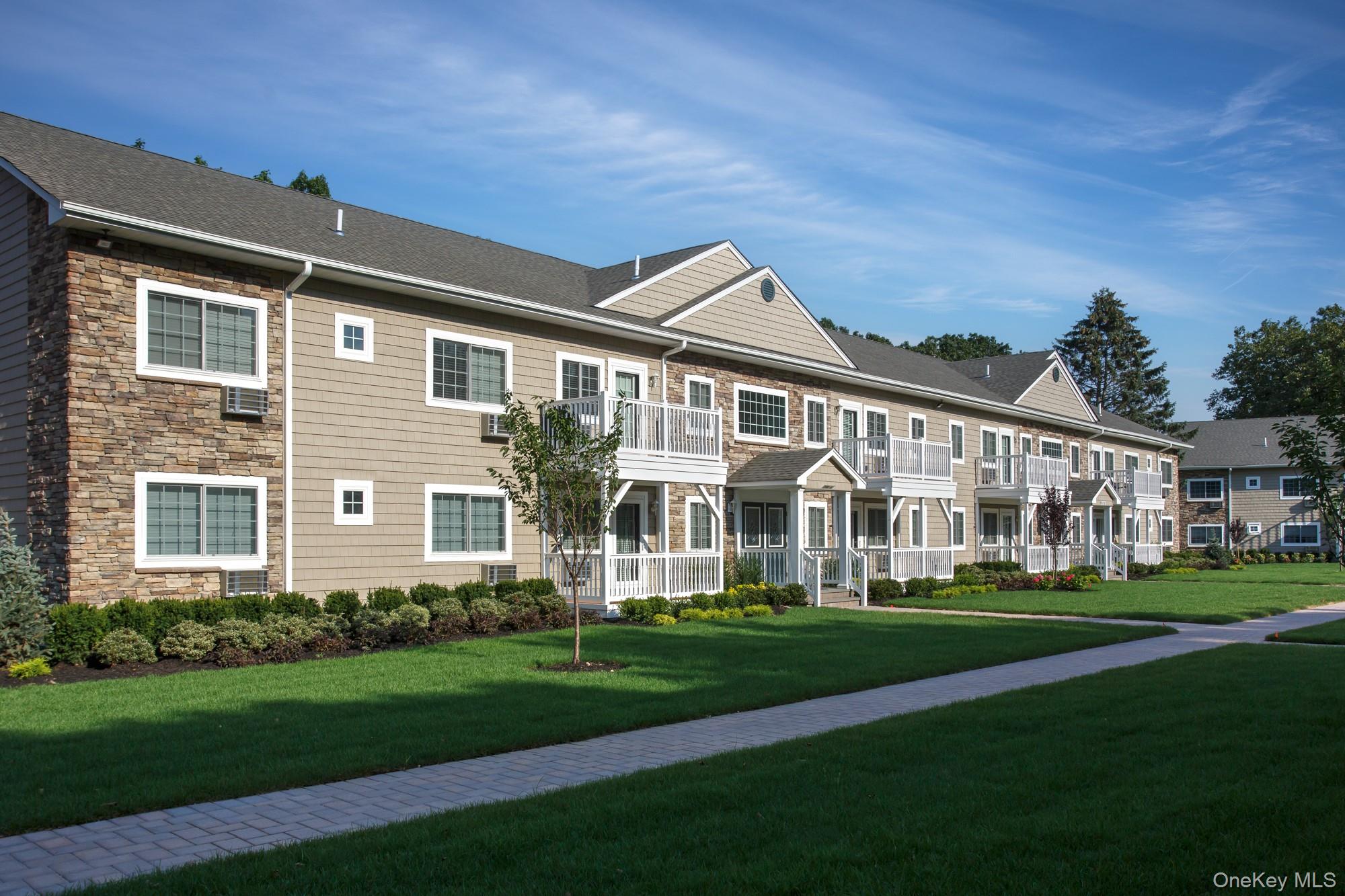 #2 photo, 206B Jefferson Avenue, Saint James , NY 11780