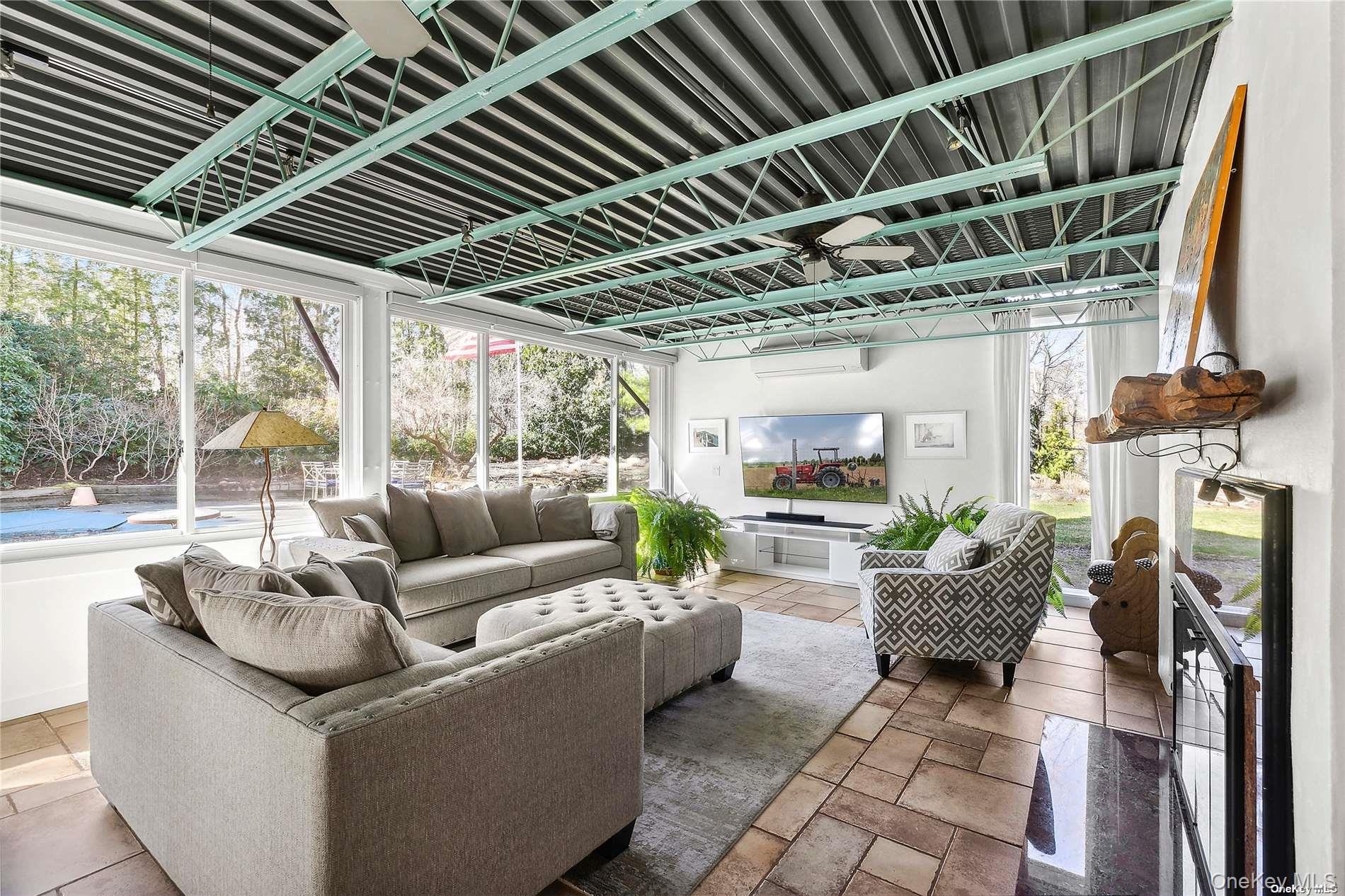 #4 photo, 162 Middle Line, Southampton , NY 11968