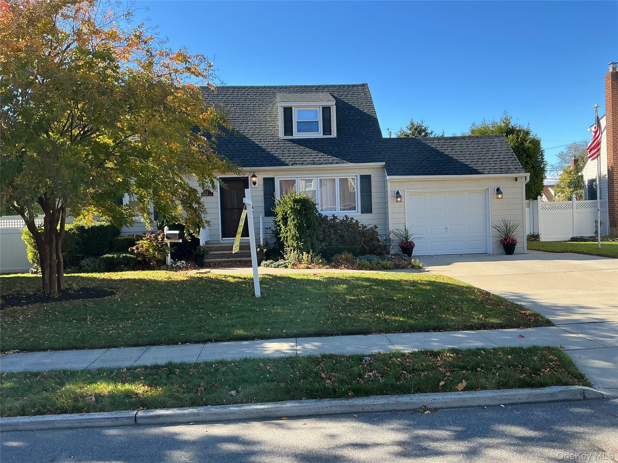 #1 photo, 4 Hitchcock Lane, Farmingdale , NY 11735