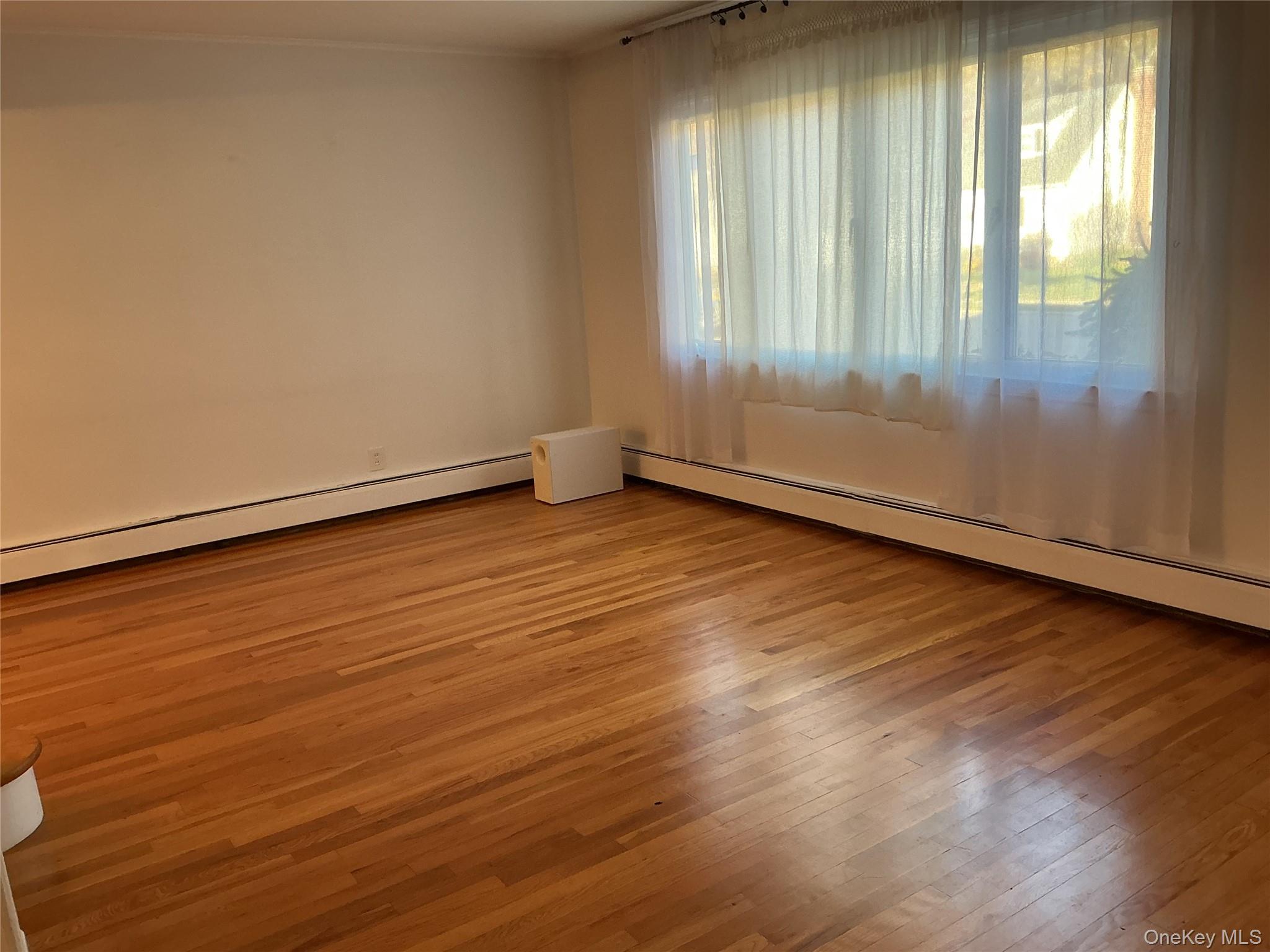 #12 photo, 4 Hitchcock Lane, Farmingdale , NY 11735