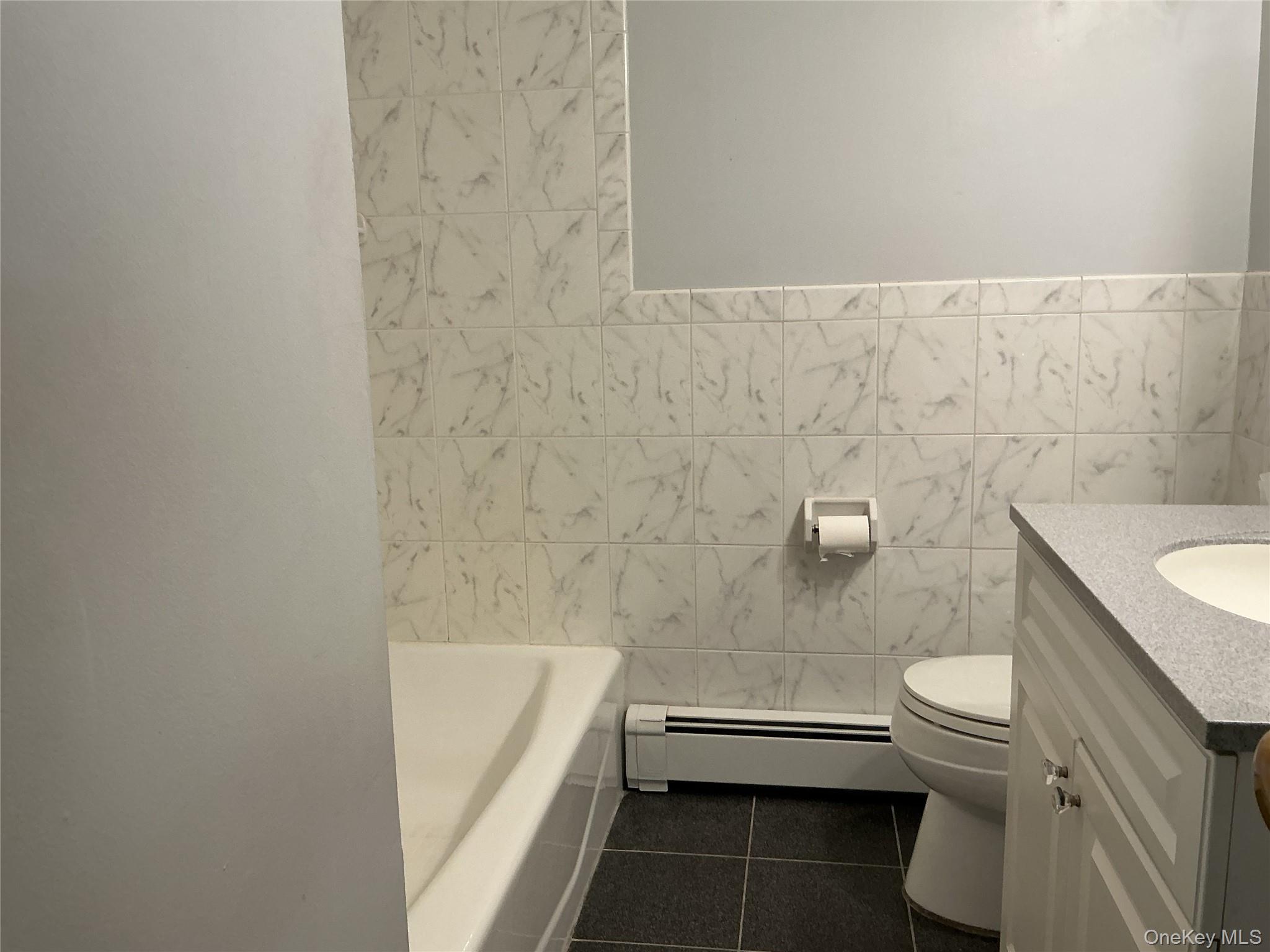 #8 photo, 4 Hitchcock Lane, Farmingdale , NY 11735