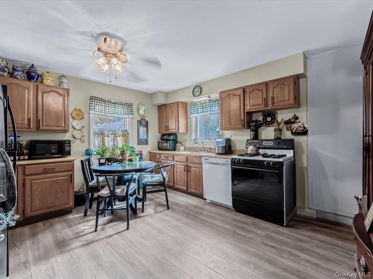 #7 photo, 58 Chestnut Street, Lynbrook , NY 11563