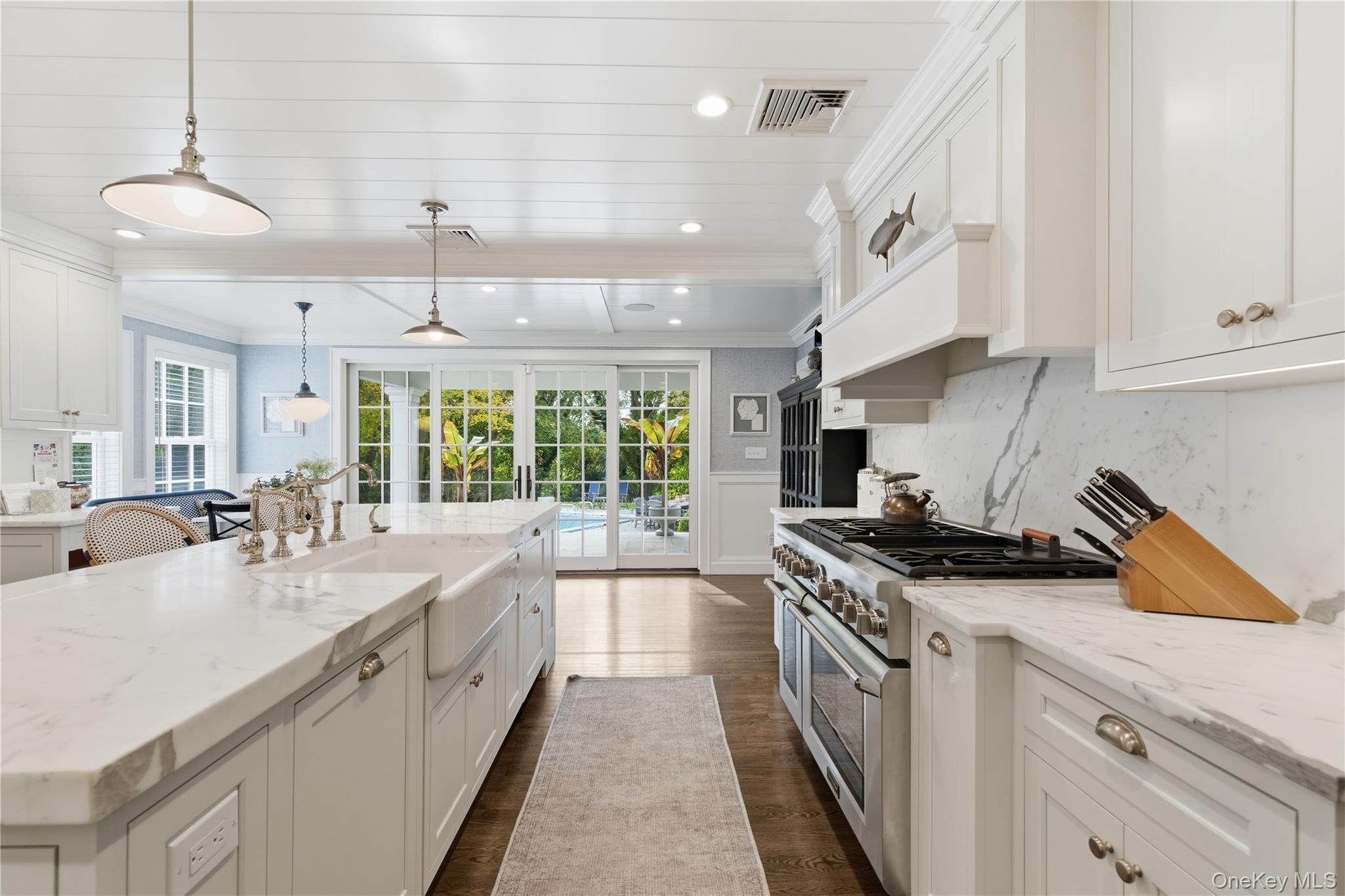 #12 photo, 3 Thorman Lane, Huntington , NY 11743