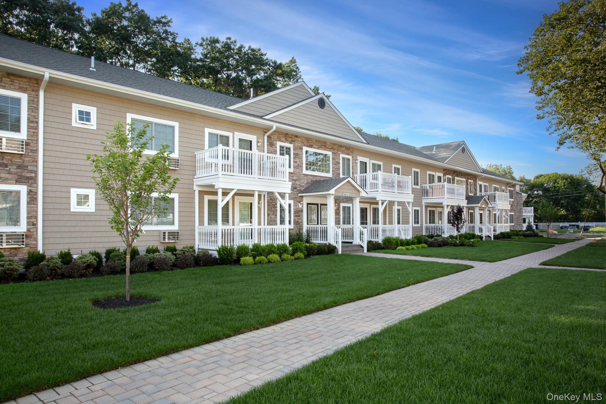 #1 photo, 198B Jefferson Avenue, Saint James , NY 11780