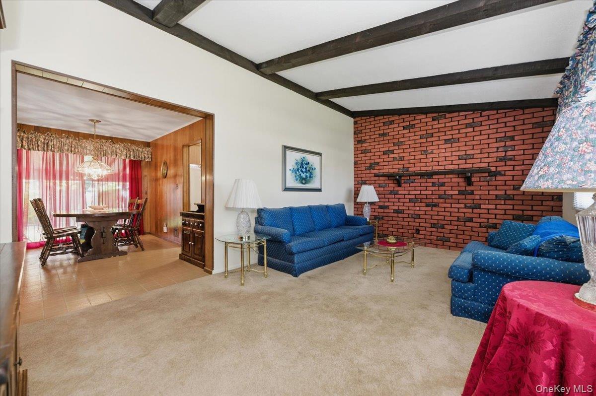 #2 photo, 580 Heathcliff Drive, Seaford , NY 11783