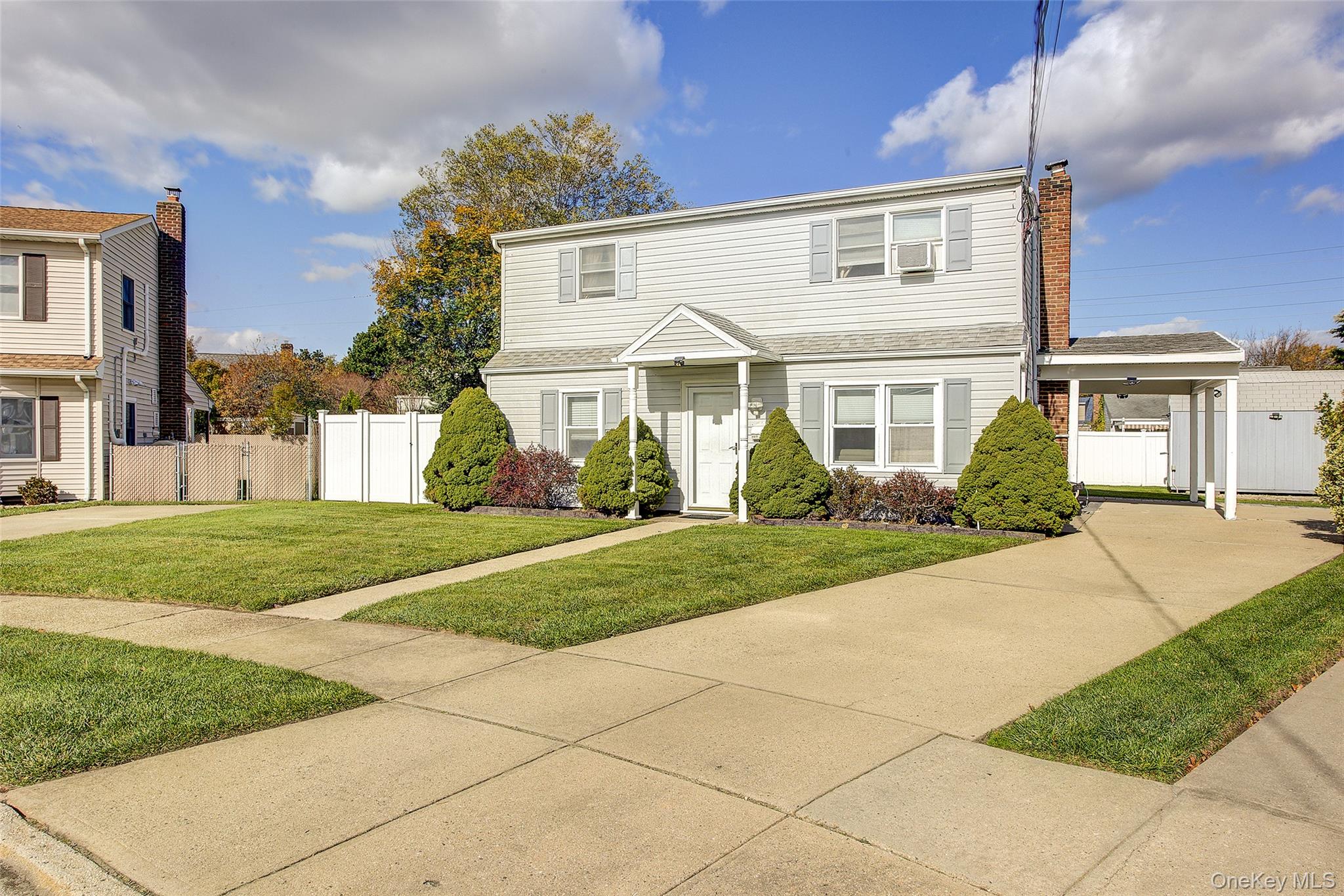 #1 photo, 4 Carmans Court, Farmingdale , NY 11735