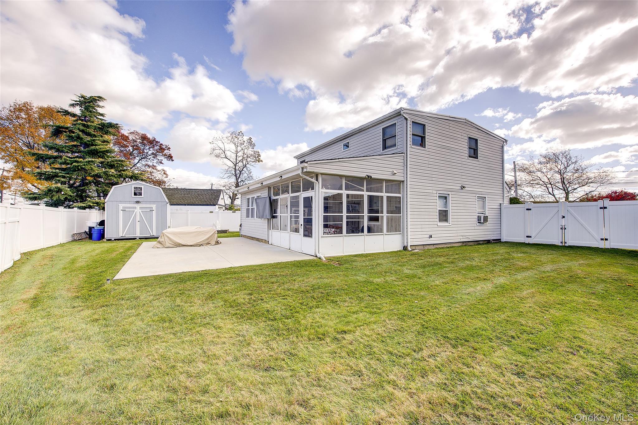 #5 photo, 4 Carmans Court, Farmingdale , NY 11735